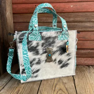 014 Minnie Pearl - Black & White w/ Turquoise Sand Tool w/ Concho