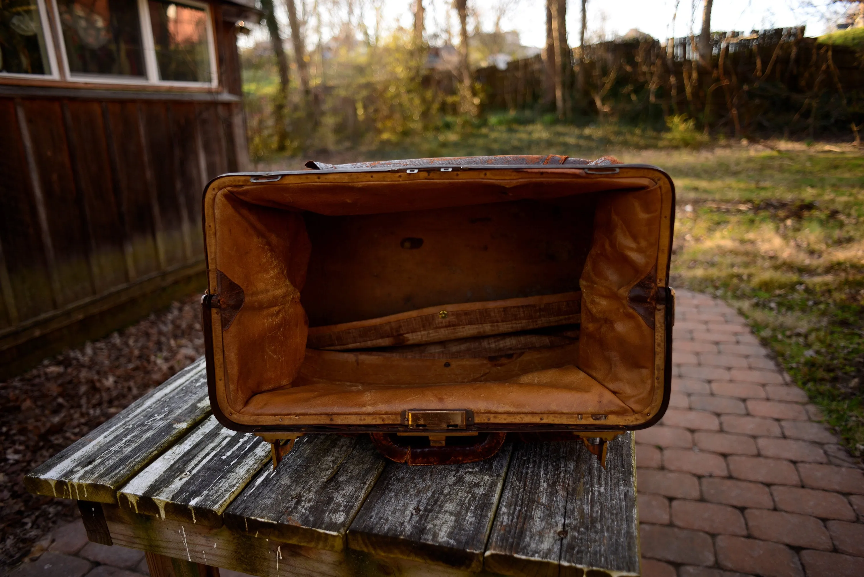 1900s Victorian oversized distressed leather doctor bag