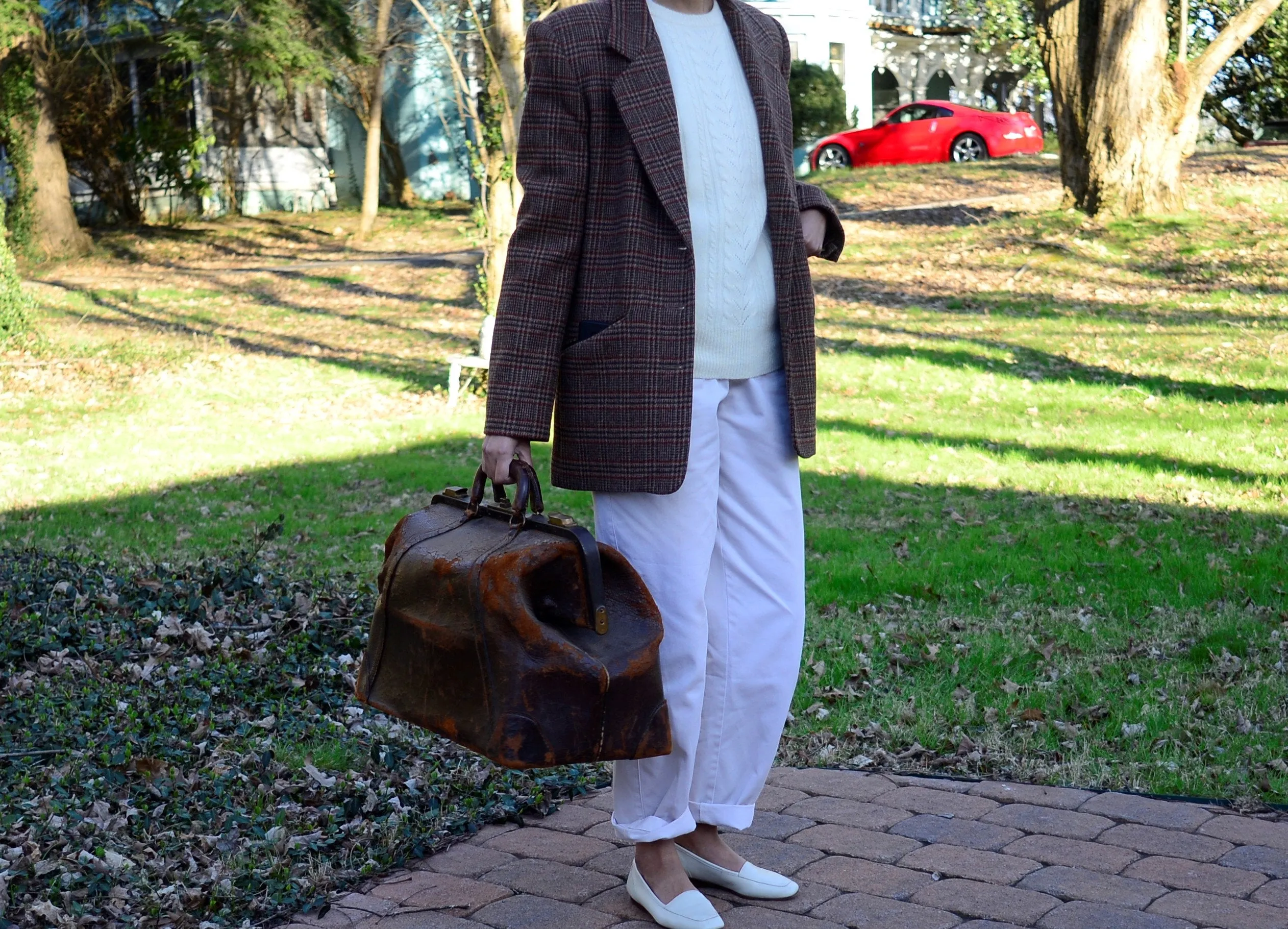 1900s Victorian oversized distressed leather doctor bag