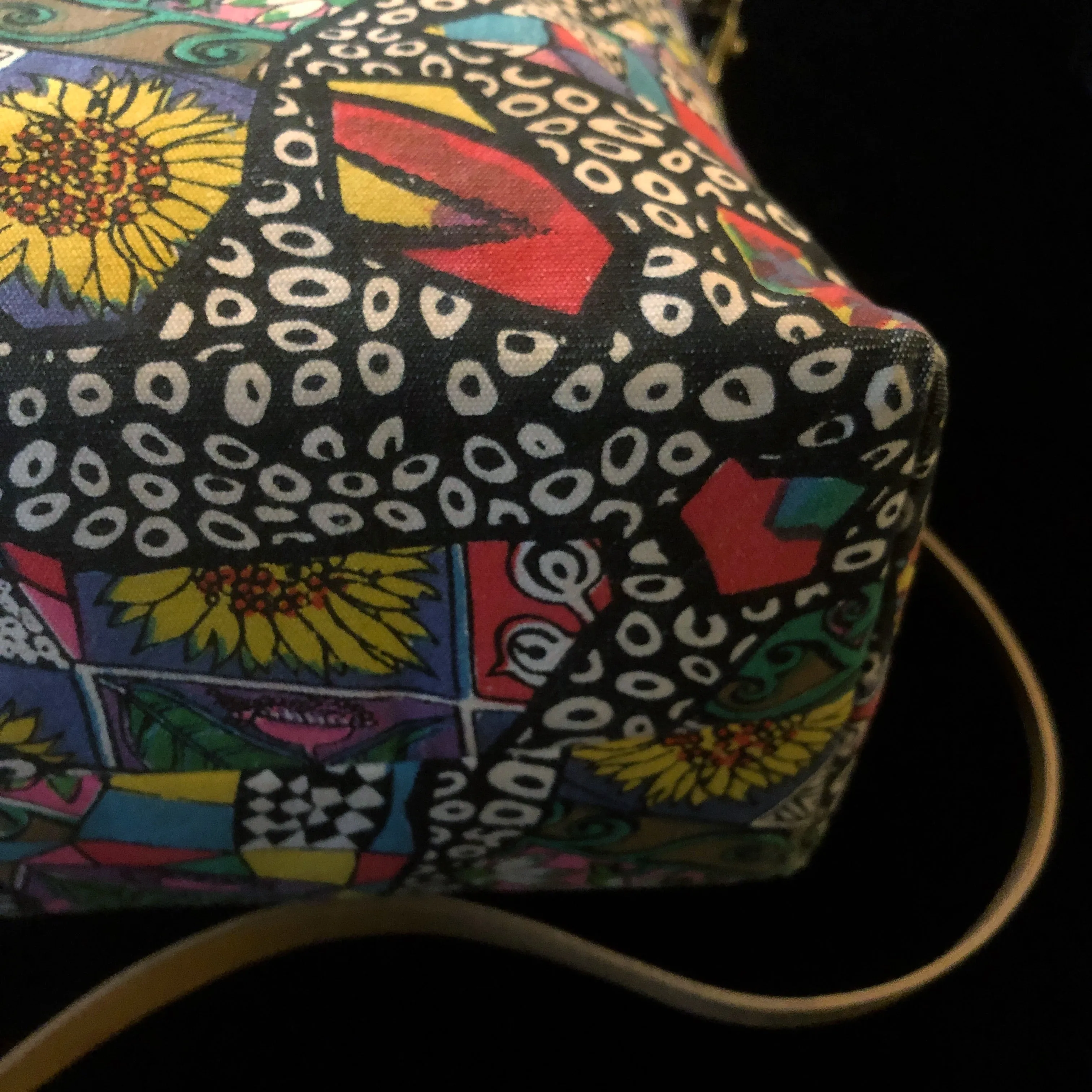 A VINTAGE 1980s JENNY KEE PRINTED CANVAS TOTE