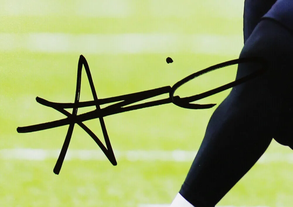 Alvin Kamara Signed New Orleans Saints Unframed 8x10 Color NFL Photo - Running