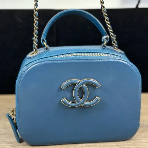 Chanel Coco Curve Vanity Case
