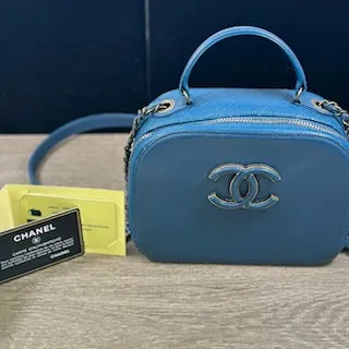 Chanel Coco Curve Vanity Case