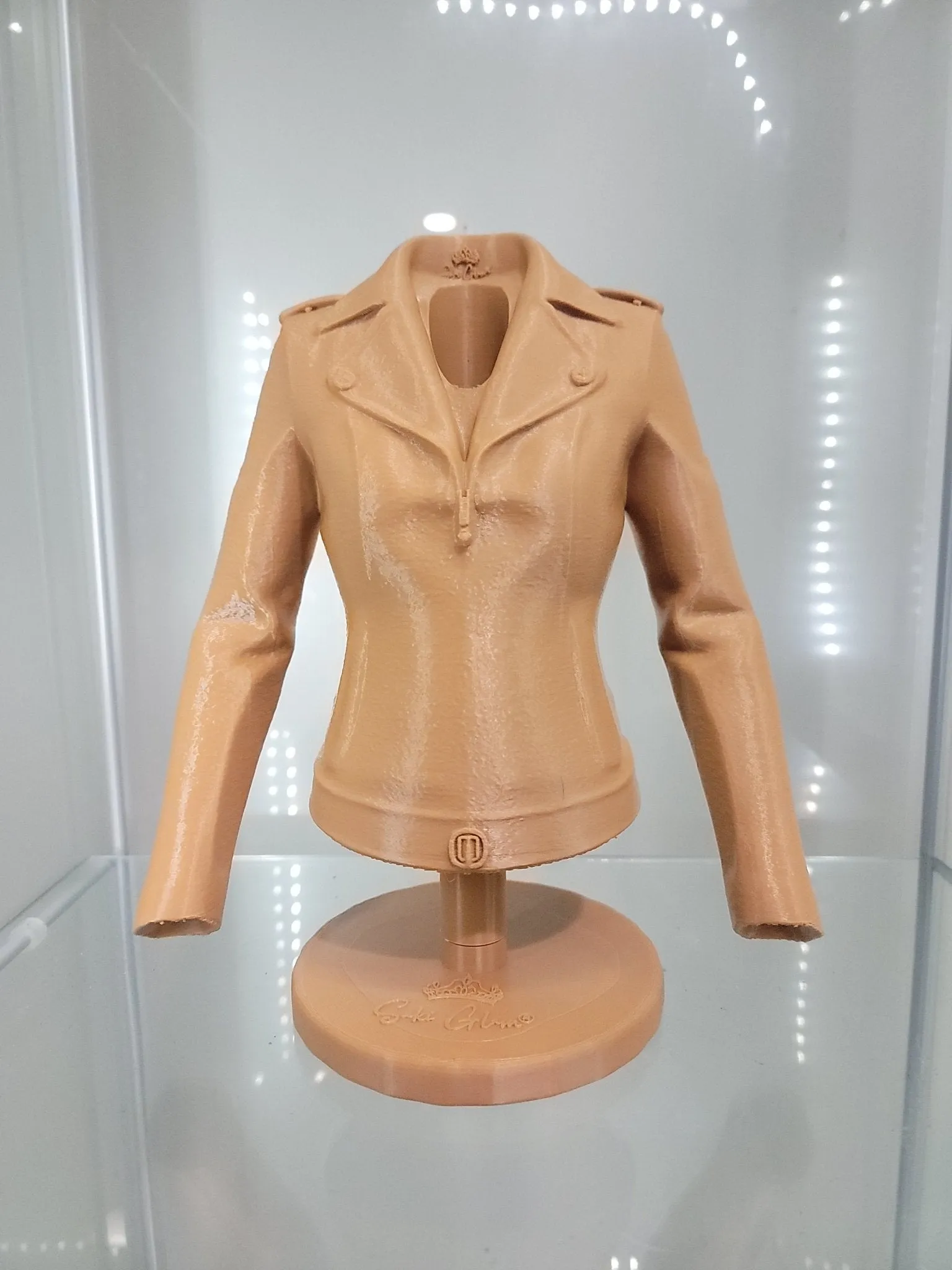 Chic Leather Jacket Brush Holder - Fashion Meets Function!