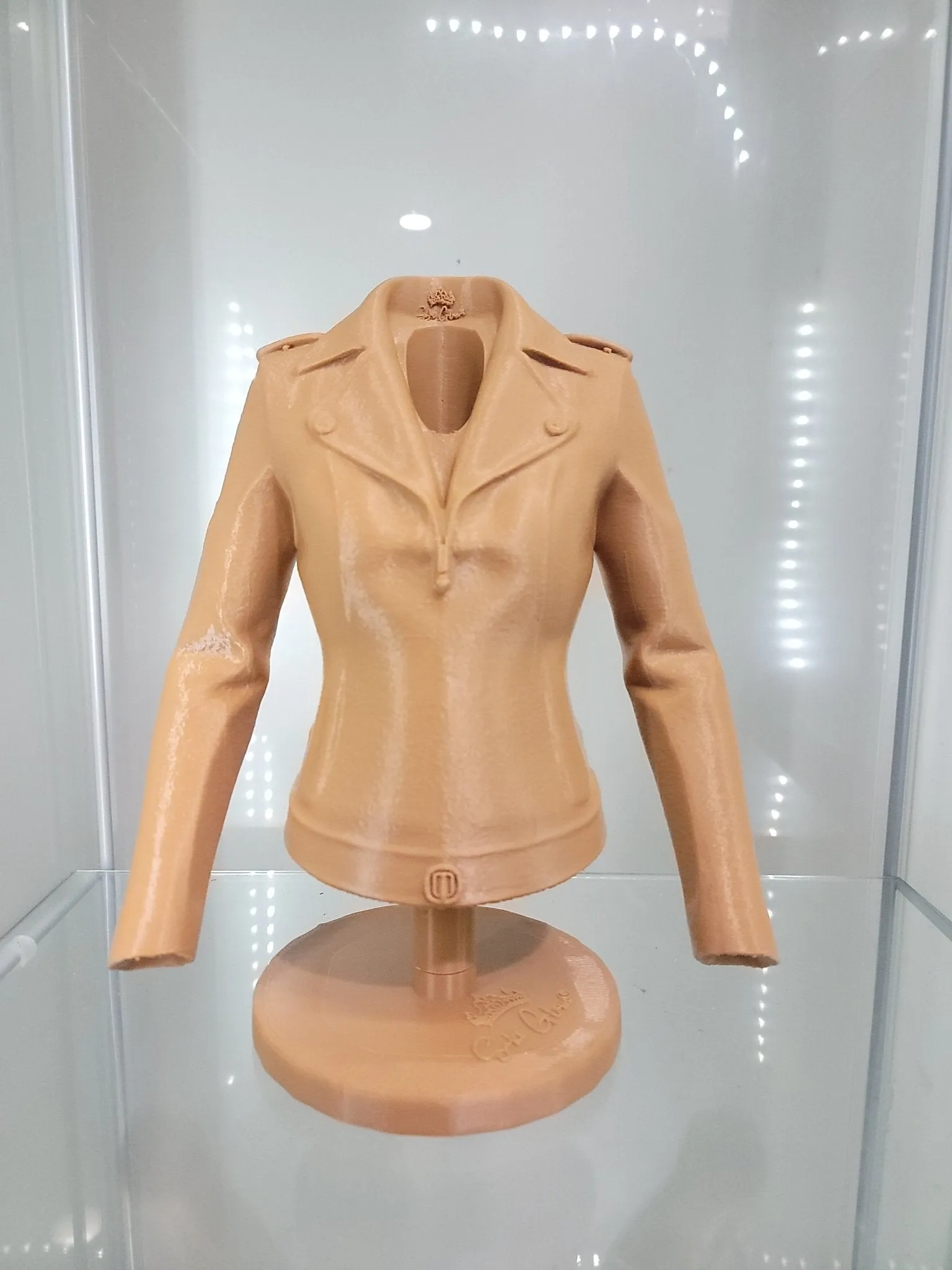 Chic Leather Jacket Brush Holder - Fashion Meets Function!