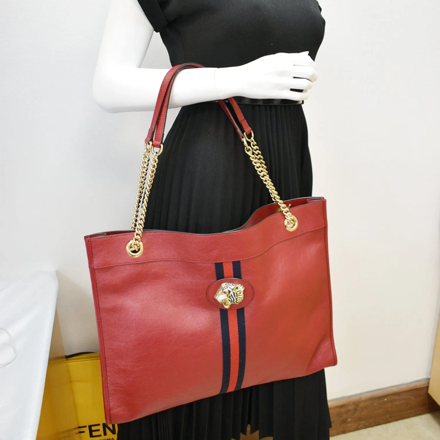 GUCCI Rajah Large Leather Tote Shoulder Bag Red 537219  - Hot Deals