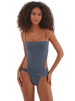Holly One Piece