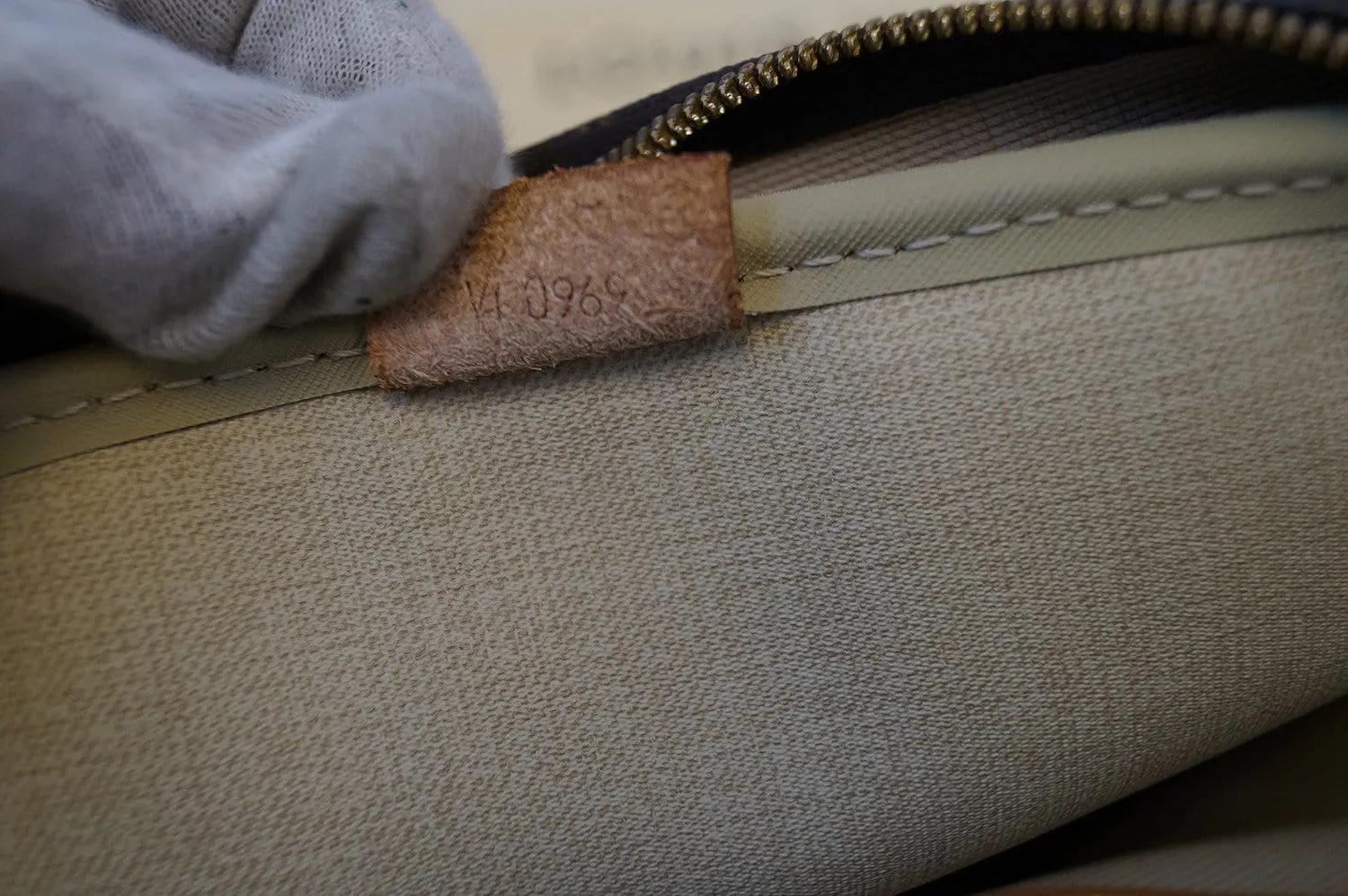 LOUIS VUITTON Monogram Deauville Boston Travel Handbag