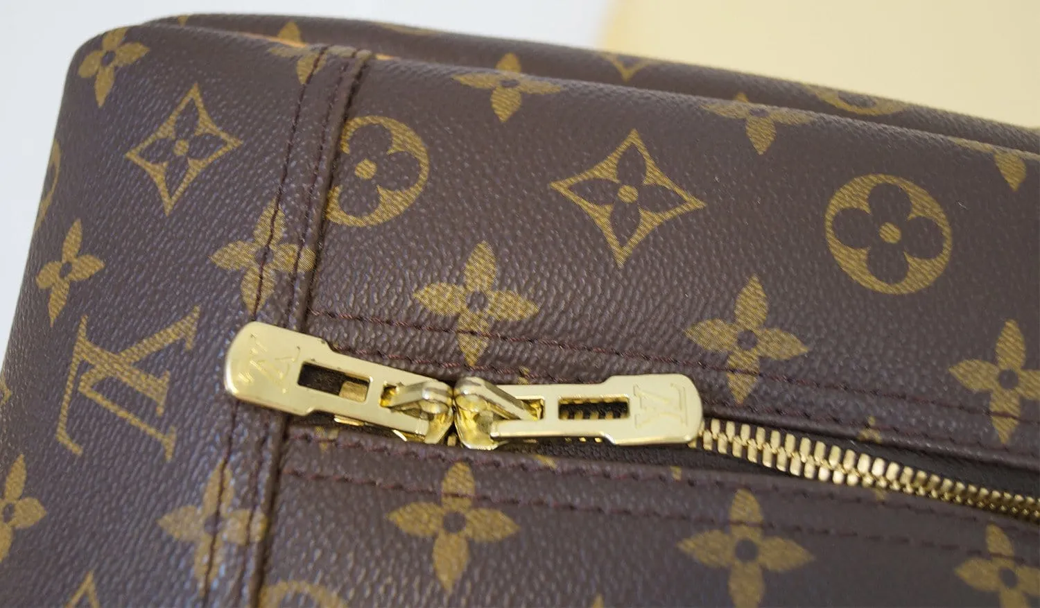 LOUIS VUITTON Monogram Deauville Boston Travel Handbag