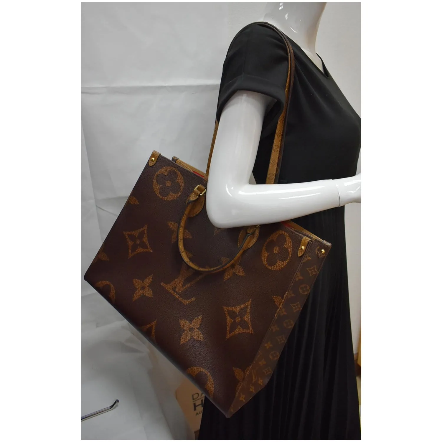 LOUIS VUITTON Onthego GM Reverse Monogram Canvas Tote Shoulder Bag Brown