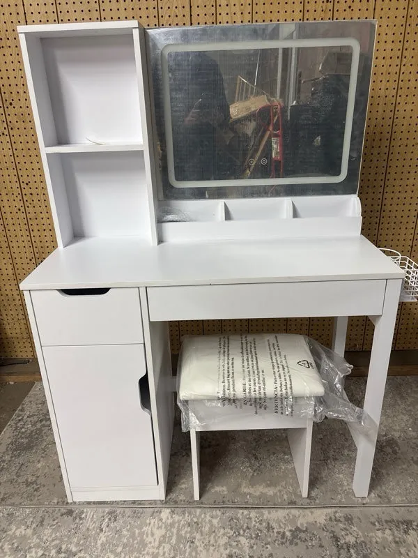 Mainstays Kensington 2-Piece Vanity and Stool with Lighted Mirror and USB Power, White - open_box