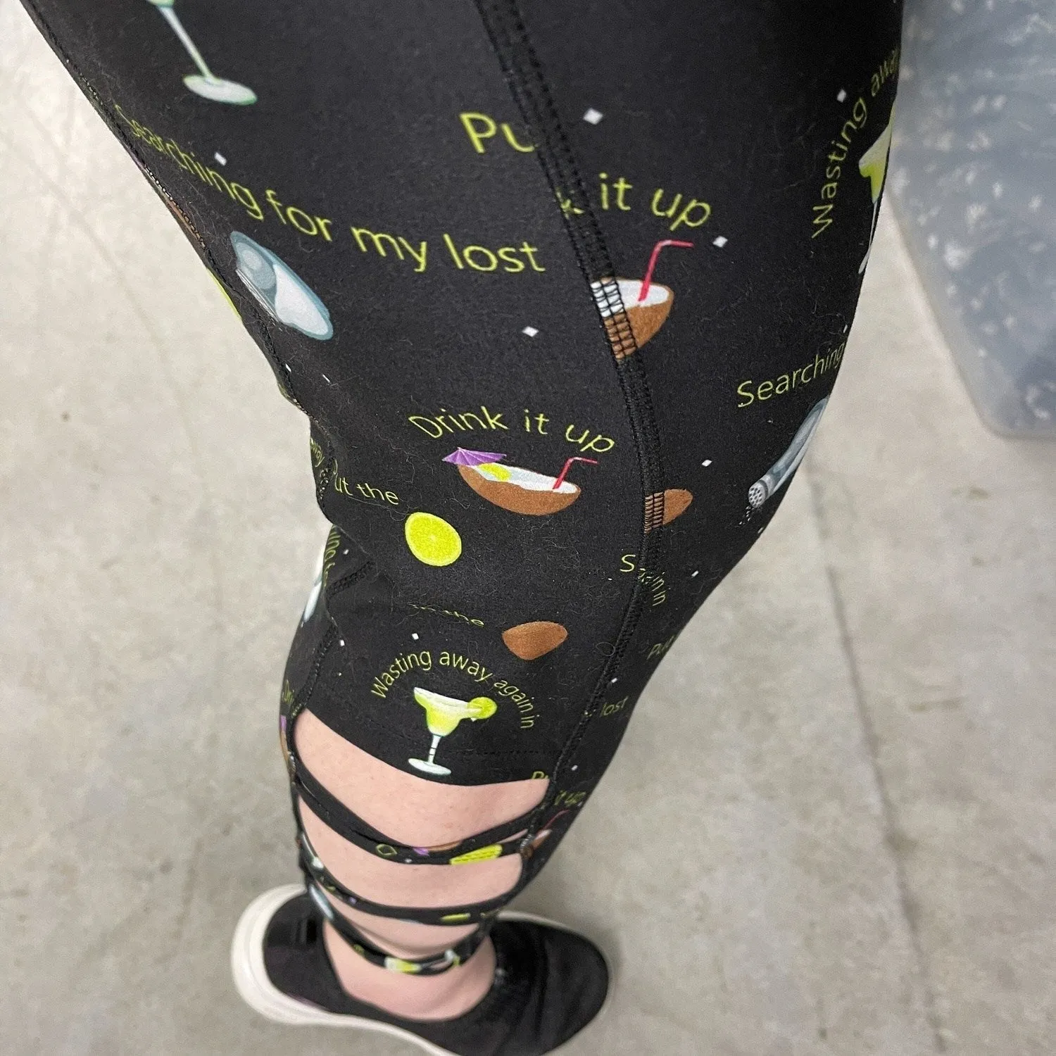 Margarita Leggings  Criss Cross  Capri Style Party in Black with Pockets