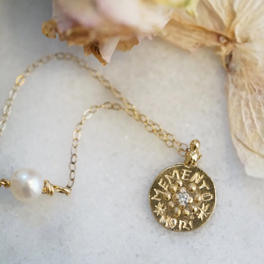 Memento Mori Necklace gold with diamond