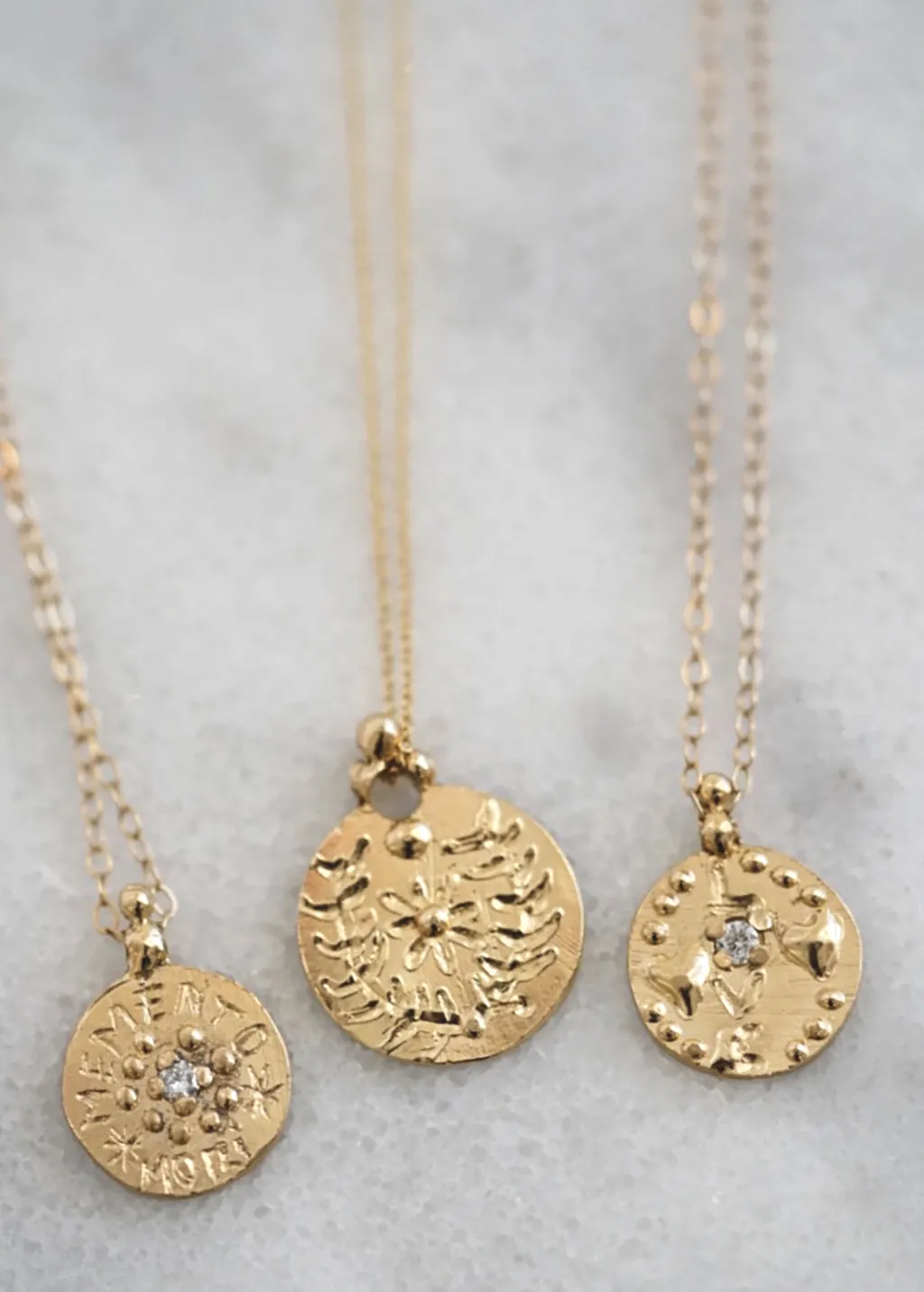 Memento Mori Necklace gold with diamond