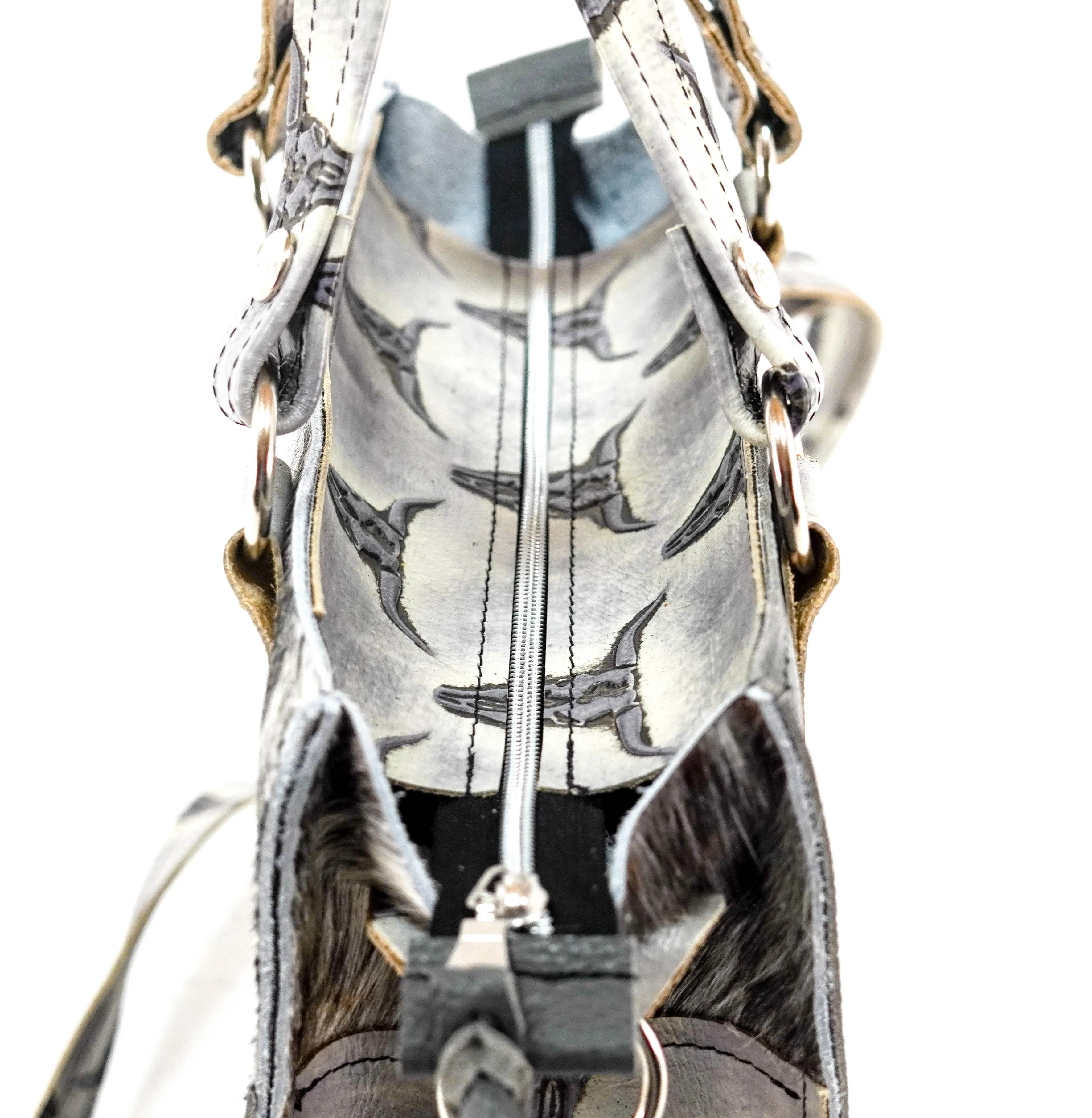 Minnie Pearl - Black & White w/ Smoke Show Skulls