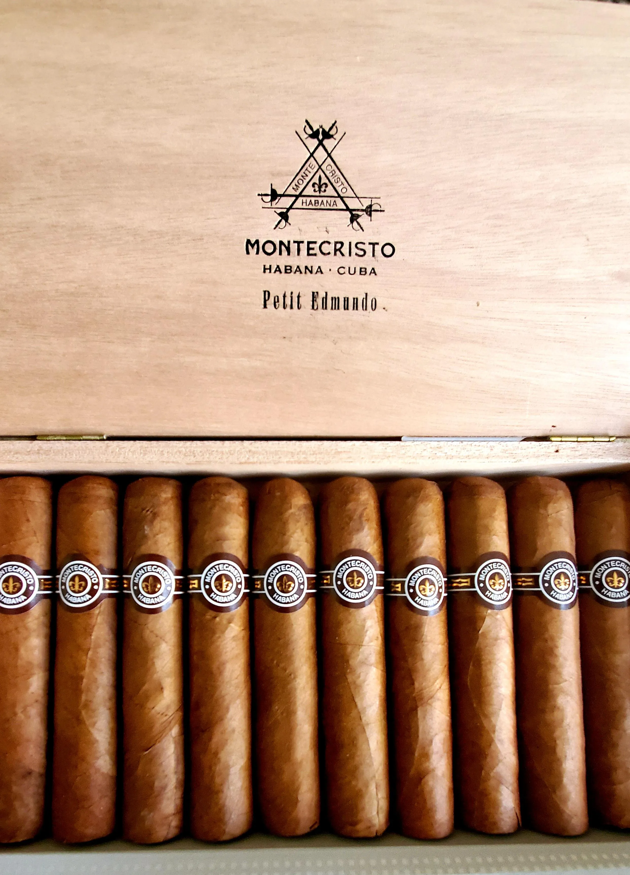 Montecristo Petit Edmundo
