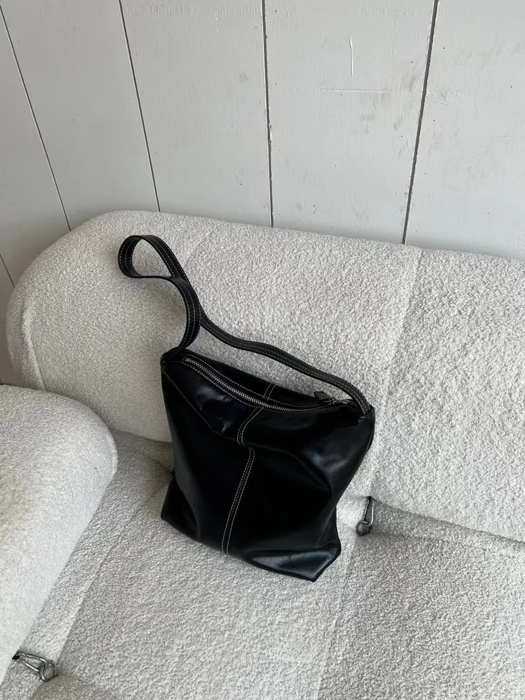 NEW & IN-STOCK - Korean Leather Tote Bag