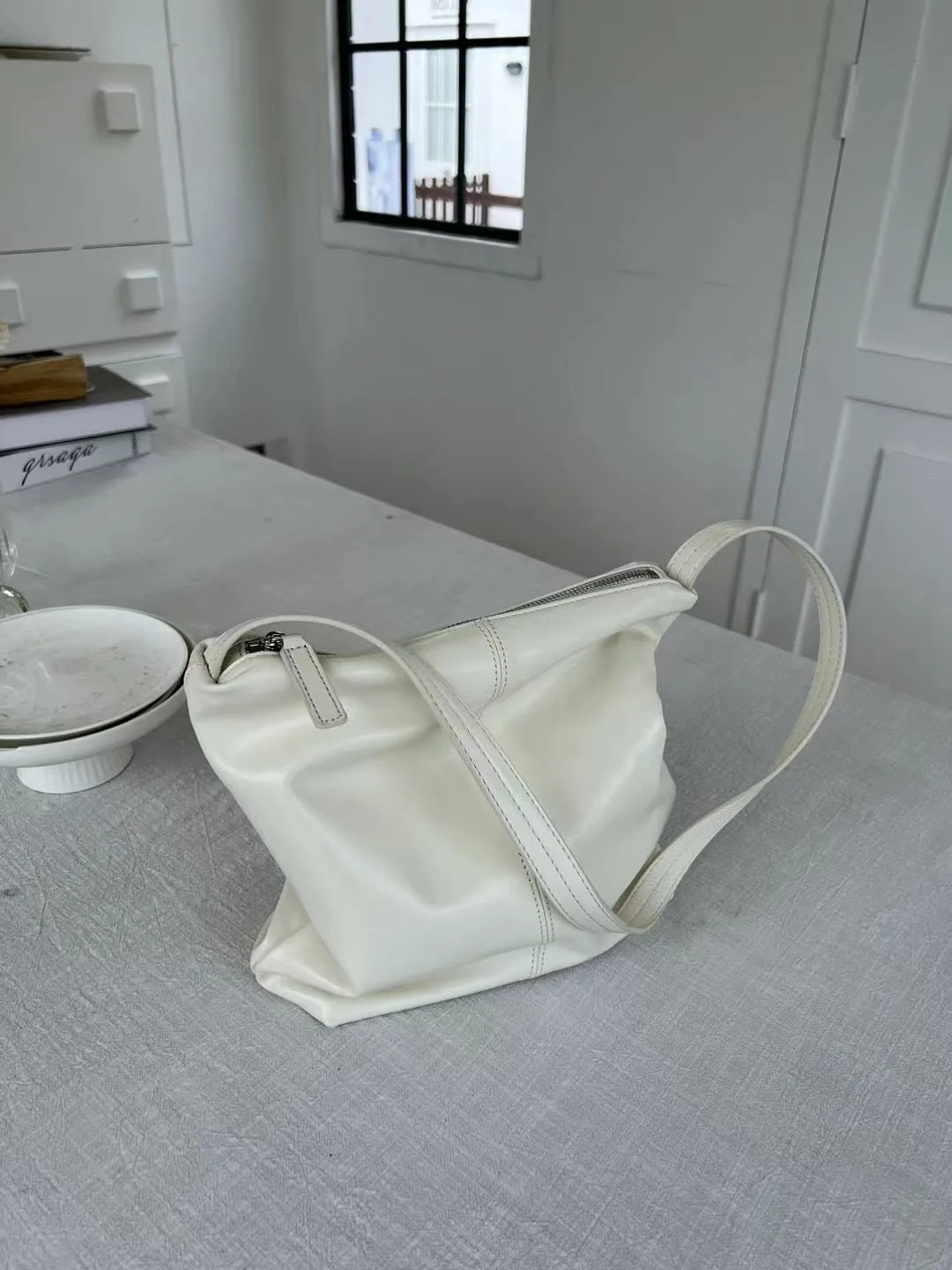 NEW & IN-STOCK - Korean Leather Tote Bag