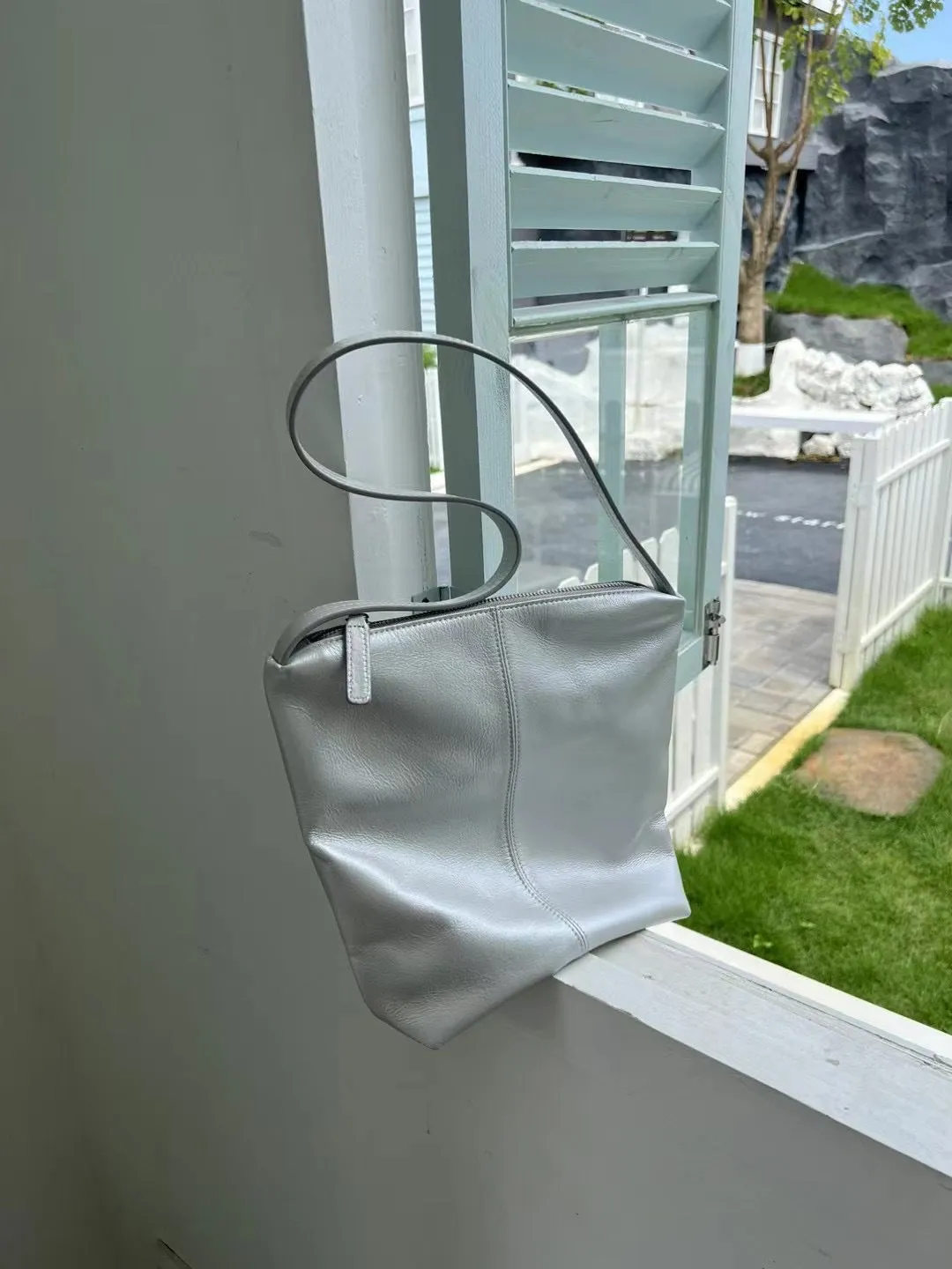 NEW & IN-STOCK - Korean Leather Tote Bag