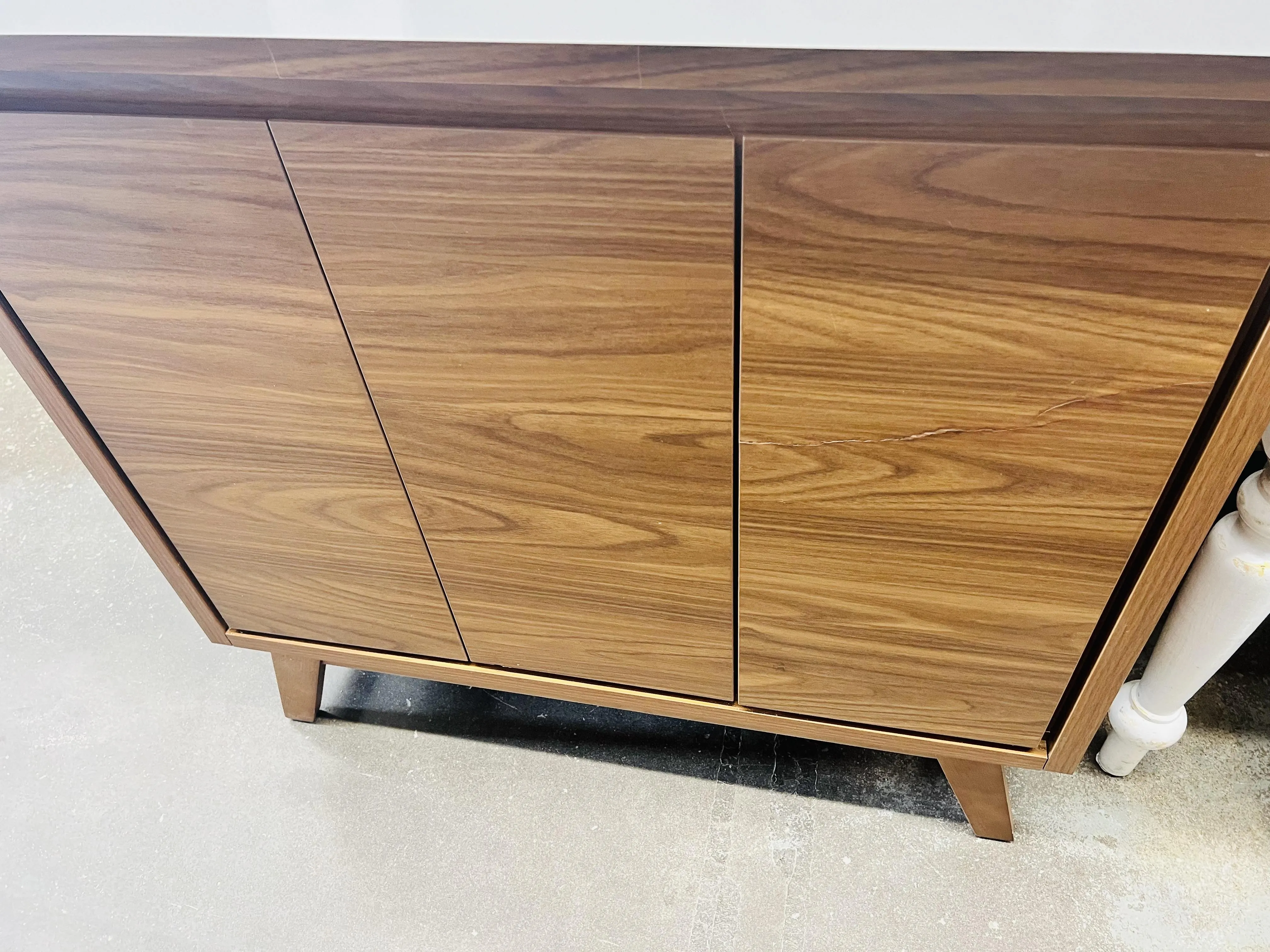 New Glacier Bay Wolston 36.2in. W x 18.4in. D x 34.8in. H Freestanding Bath Vanity in Walnut Finish, includes Vanity top, sink & faucet! Has small hairline crack on 1 door! Retails $650 