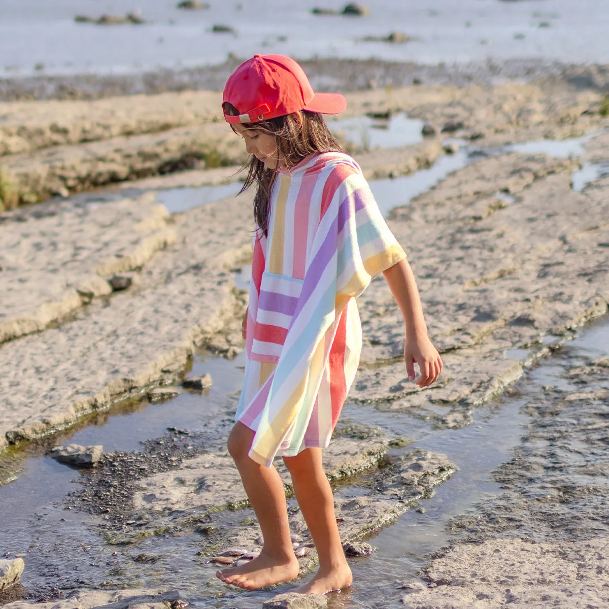 Poncho de plage crème à rayures colorées, enfant  || Cream beach poncho with colorful stripes, child