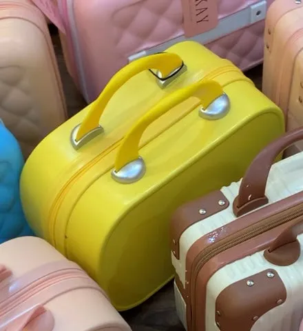 Premium Hard Shell Travel Vanity
