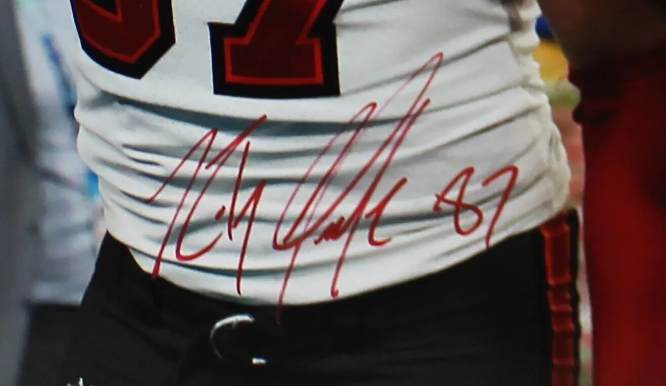 Rob Gronkowski Signed Tampa Bay Buccaneers Unframed 16x20 NFL Photo - With Brady
