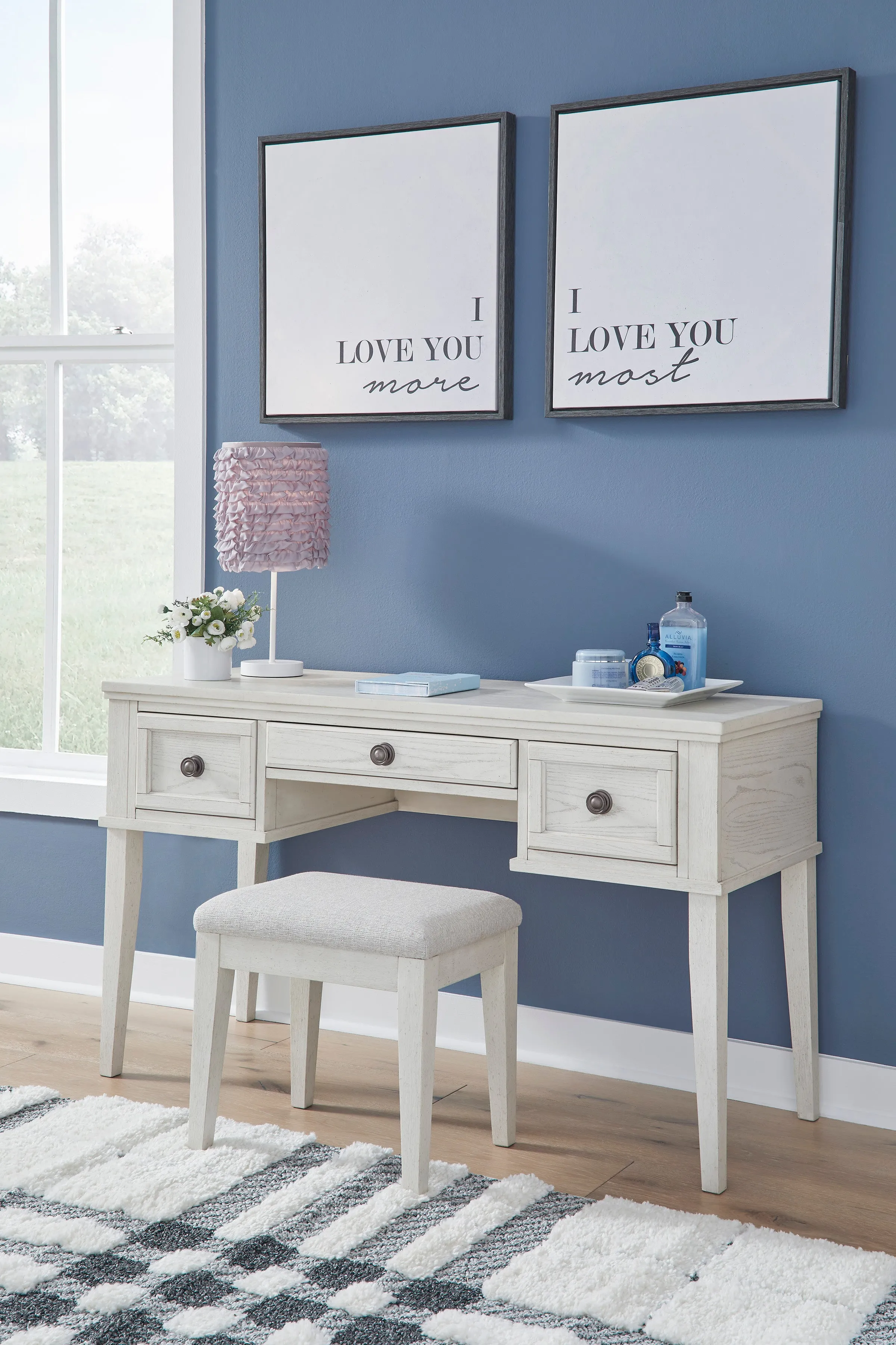 Robin Vanity W/Stool and Mirror