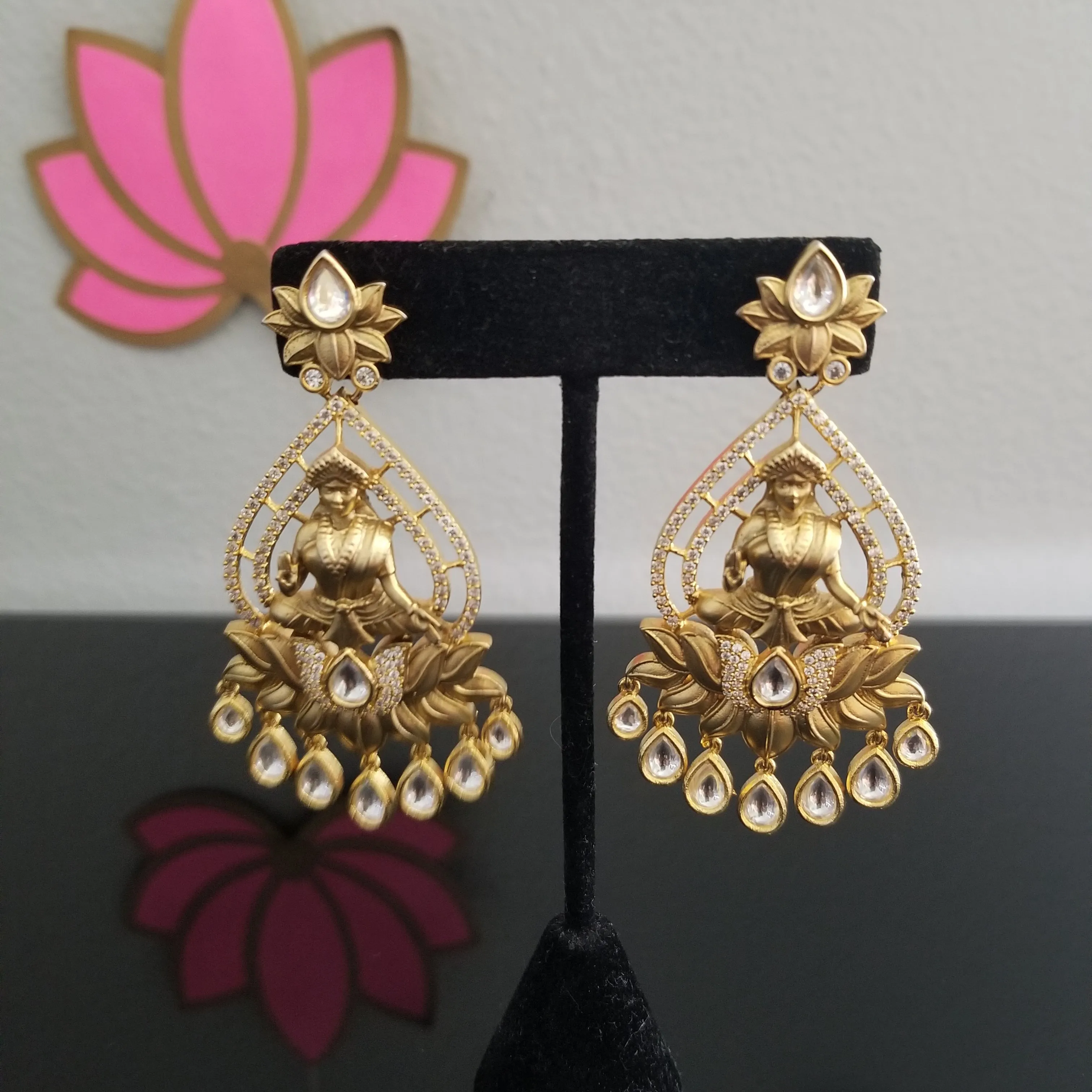 Silver Foiled Kundan Laxmi Earrings 16113