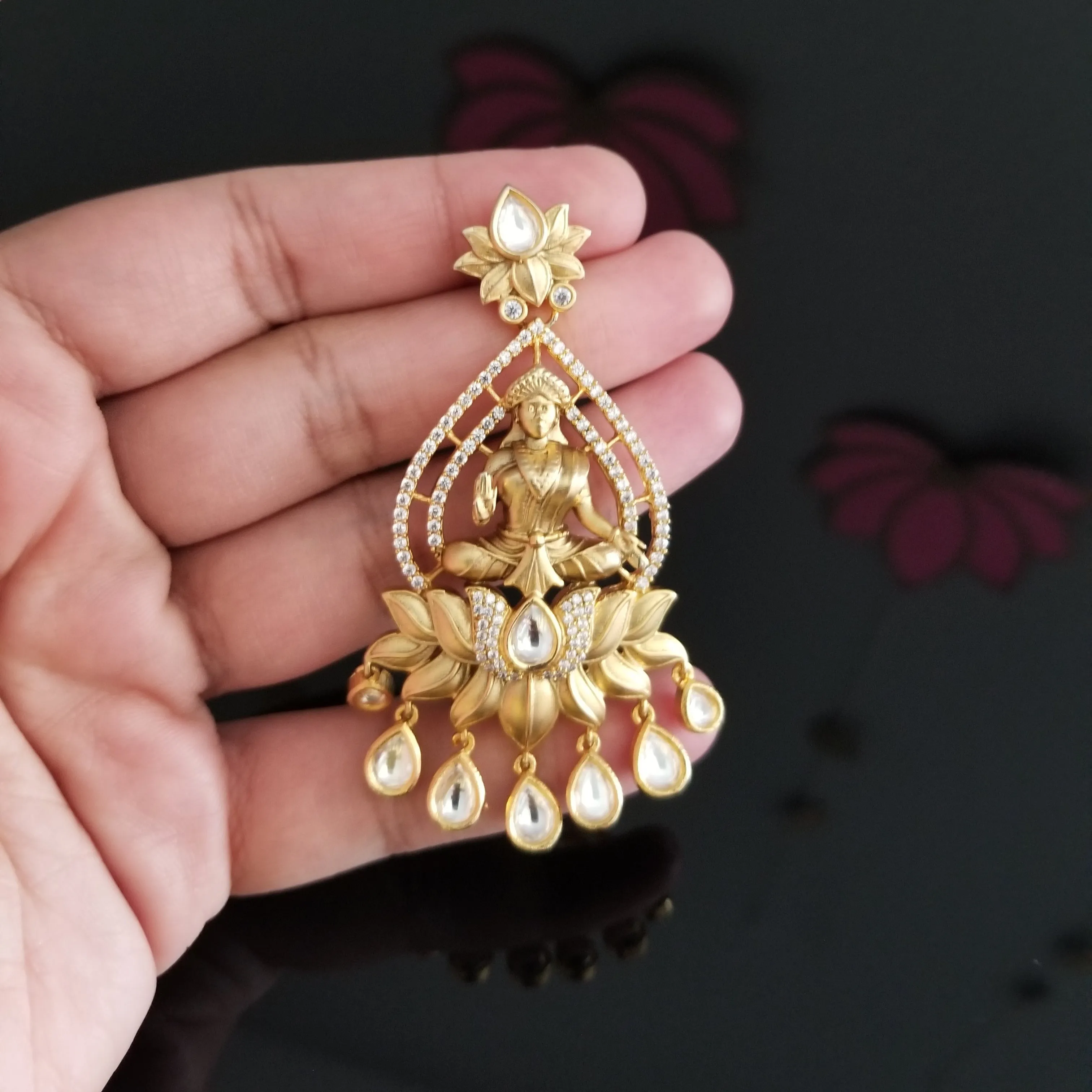 Silver Foiled Kundan Laxmi Earrings 16113