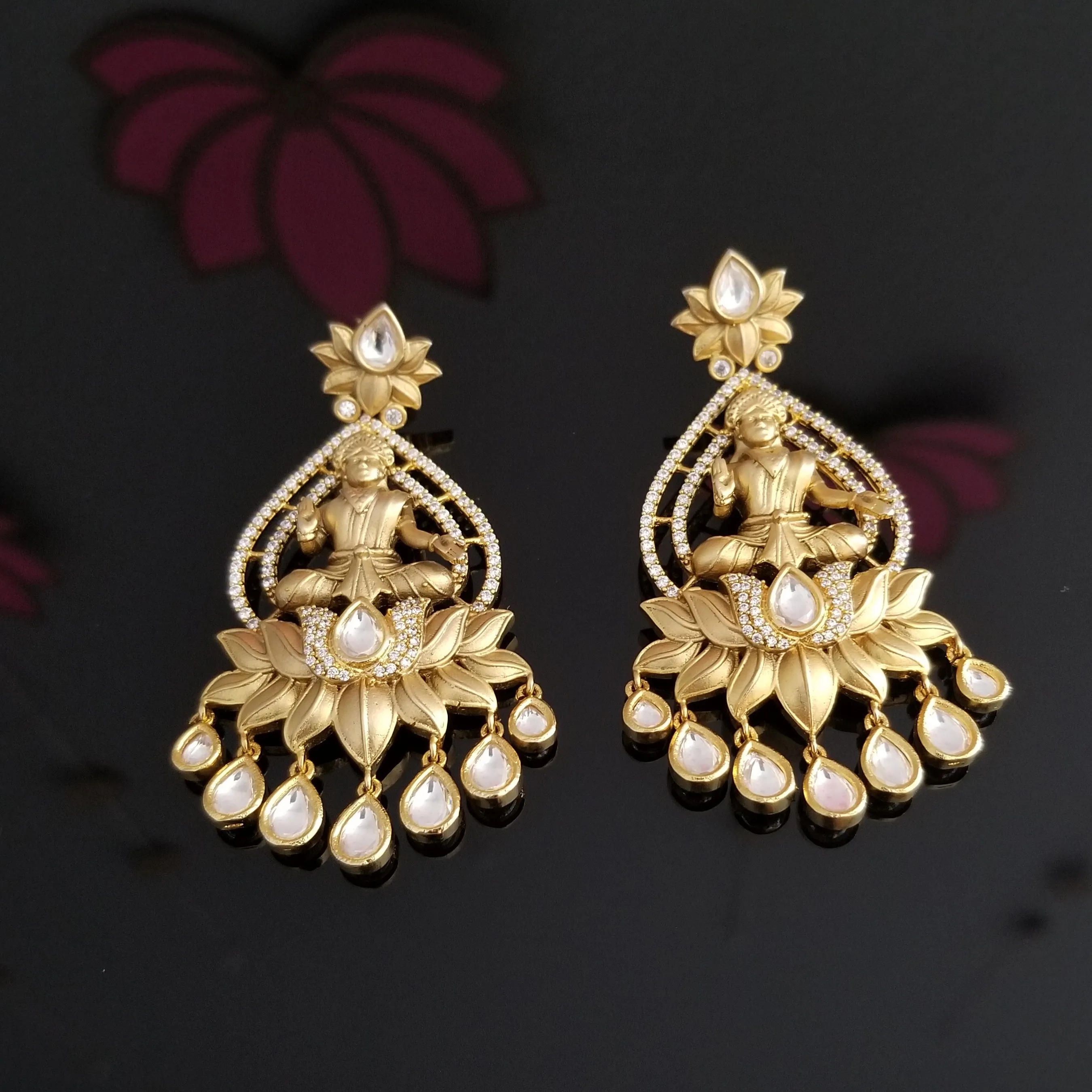 Silver Foiled Kundan Laxmi Earrings 16113