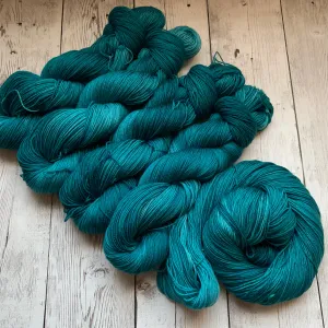 SOCK WEIGHT -Doctor Who goes to Westeros™ (The EYRIE) 463 yds 3.5 oz RTS (110)