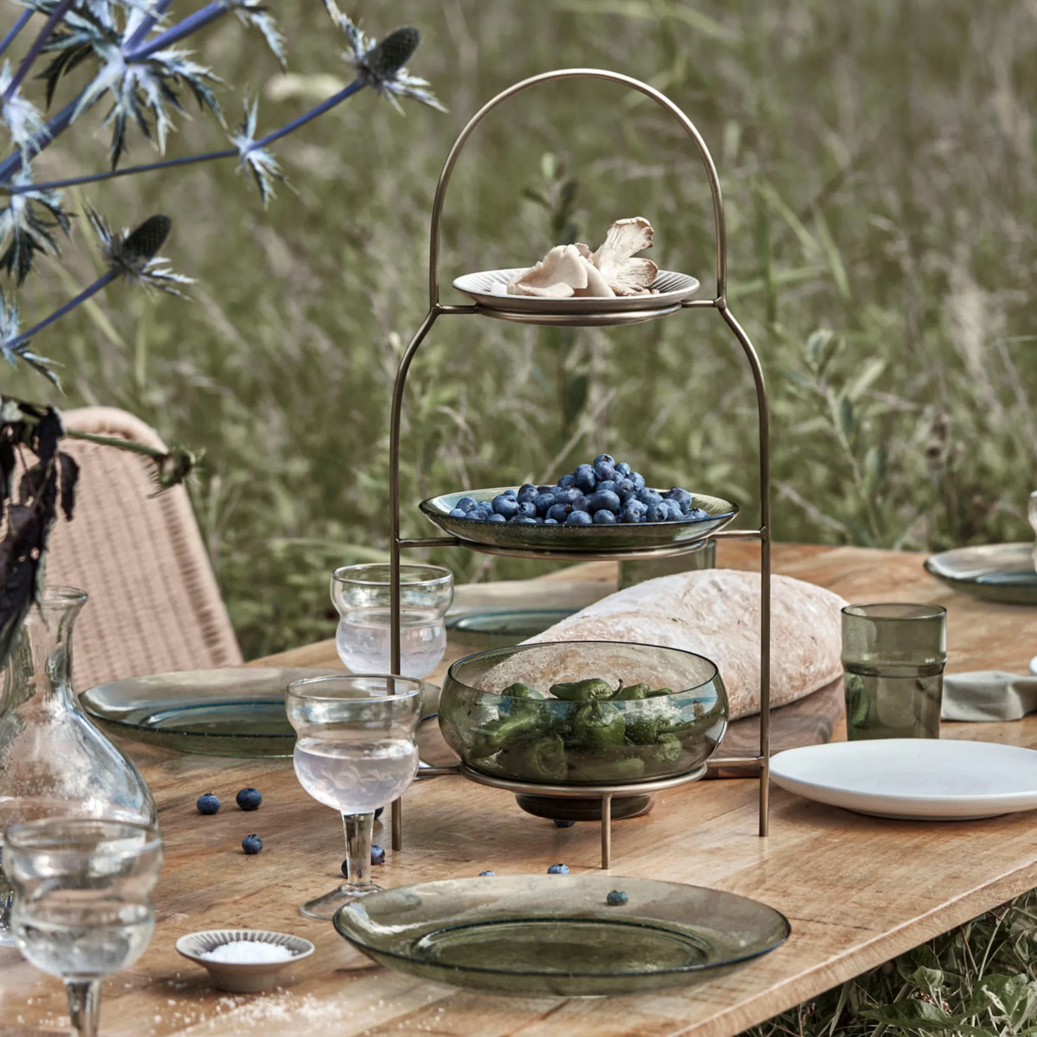 Tallerkenopsats med tre etager - Antik messingfinish