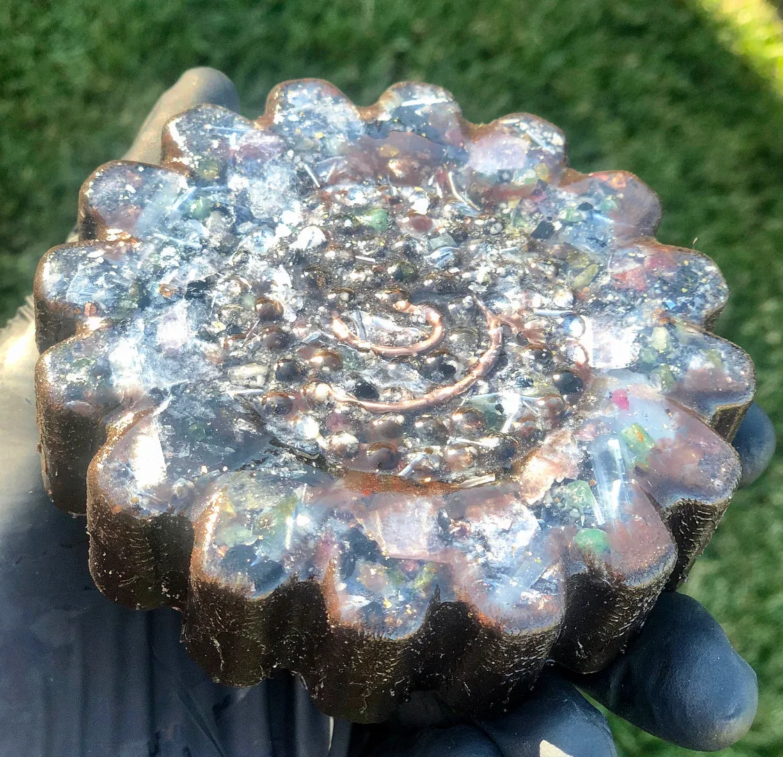 The “Flower” - Small Charging Plate for water, food, plants, supplements 💦✨🌀