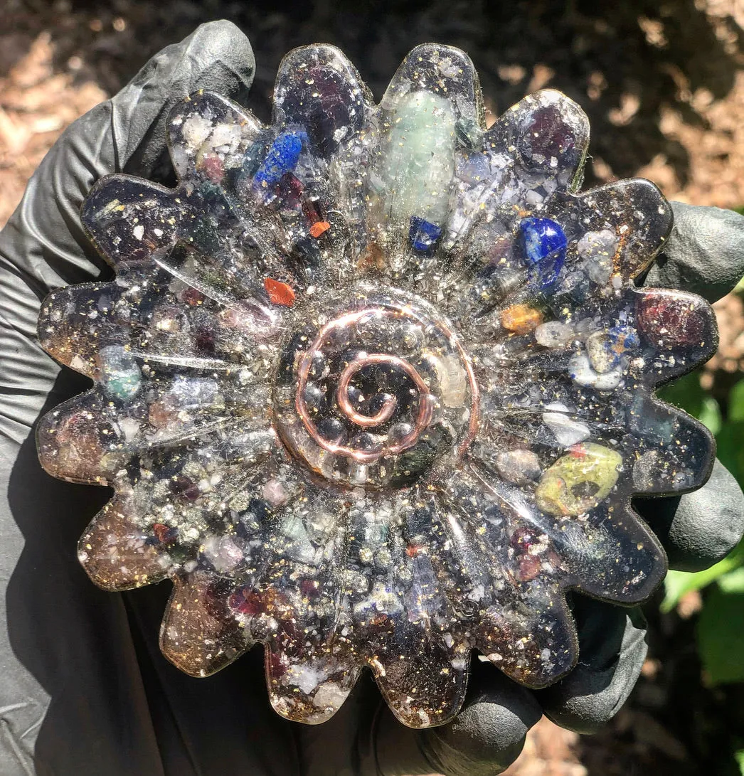 The “Flower” - Small Charging Plate for water, food, plants, supplements 💦✨🌀