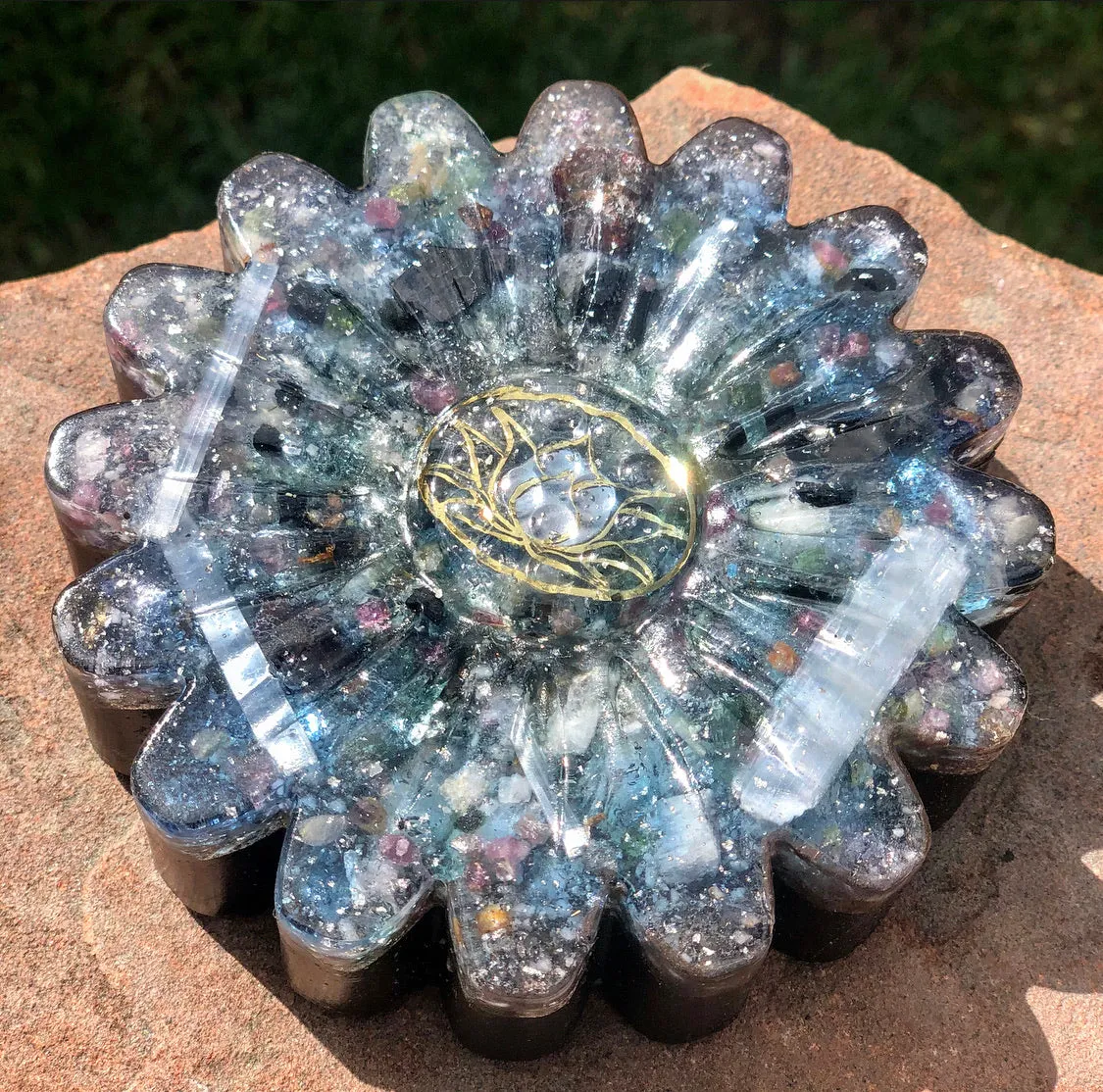The “Flower” - Small Charging Plate for water, food, plants, supplements 💦✨🌀