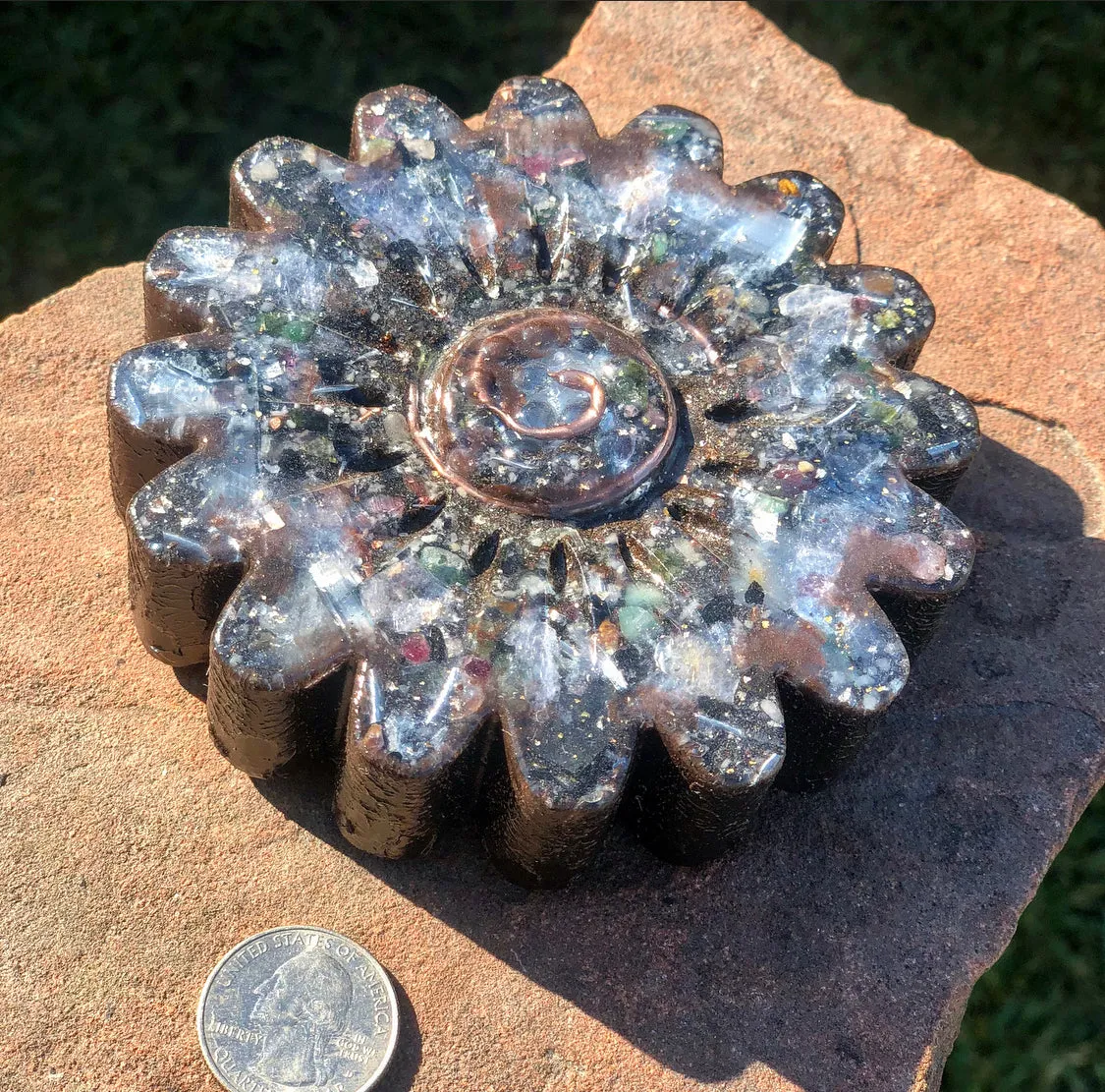 The “Flower” - Small Charging Plate for water, food, plants, supplements 💦✨🌀