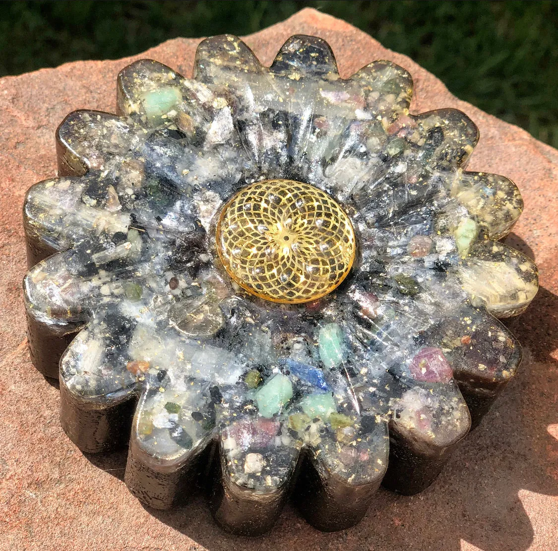 The “Flower” - Small Charging Plate for water, food, plants, supplements 💦✨🌀