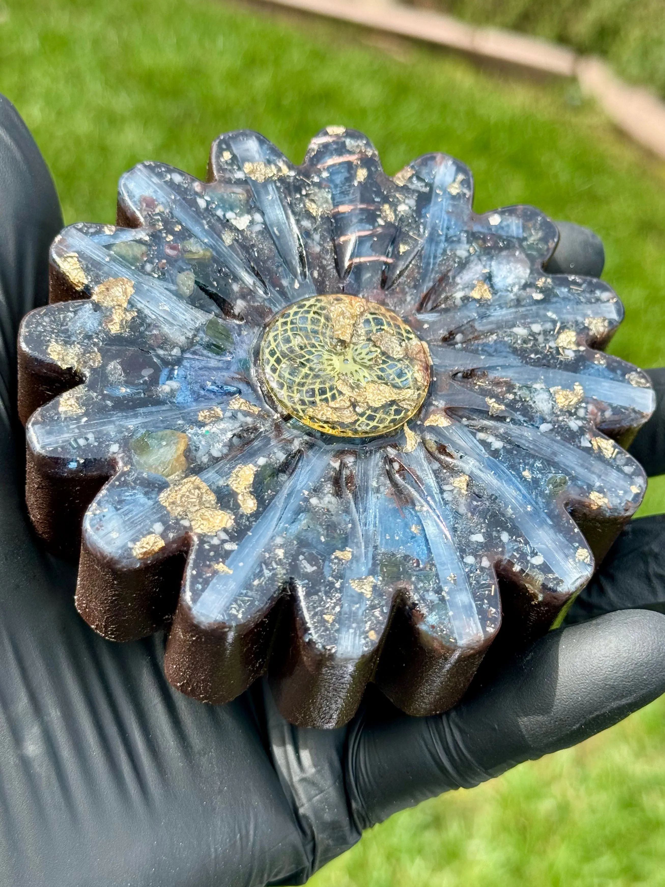 The “Flower” - Small Charging Plate for water, food, plants, supplements 💦✨🌀
