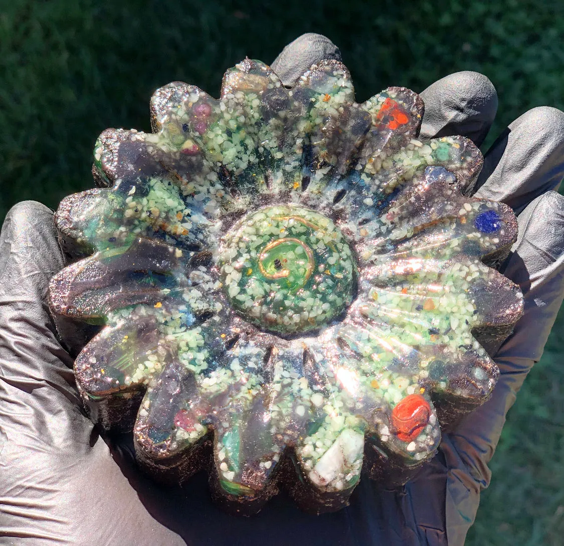 The “Flower” - Small Charging Plate for water, food, plants, supplements 💦✨🌀