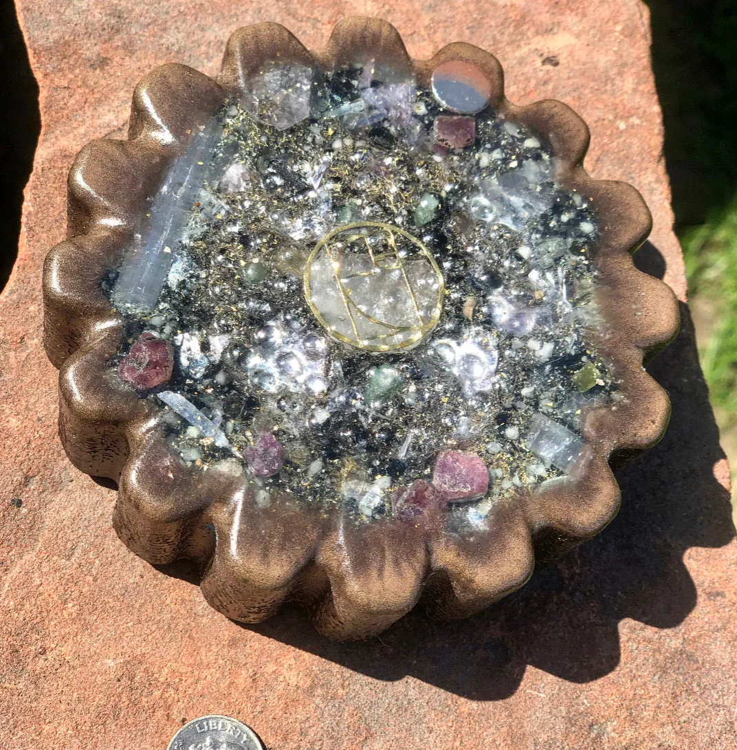 The “Flower” - Small Charging Plate for water, food, plants, supplements 💦✨🌀