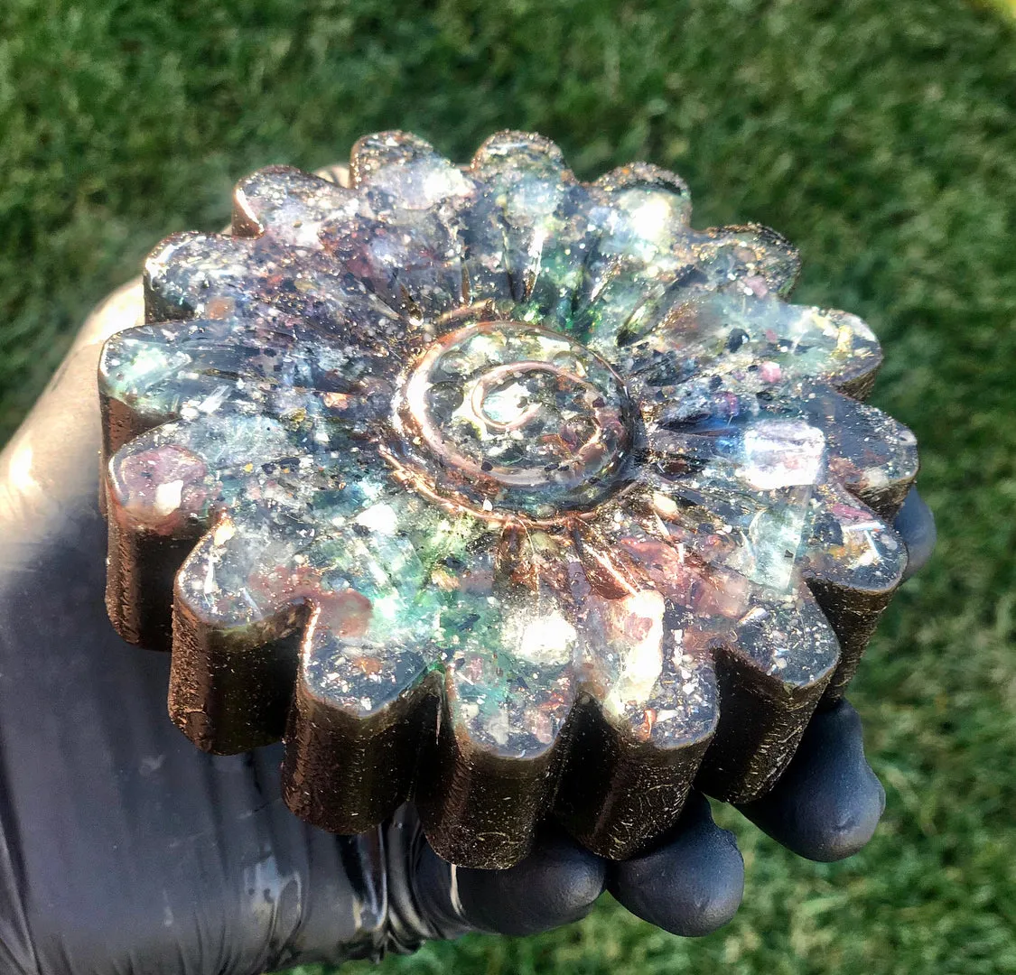 The “Flower” - Small Charging Plate for water, food, plants, supplements 💦✨🌀