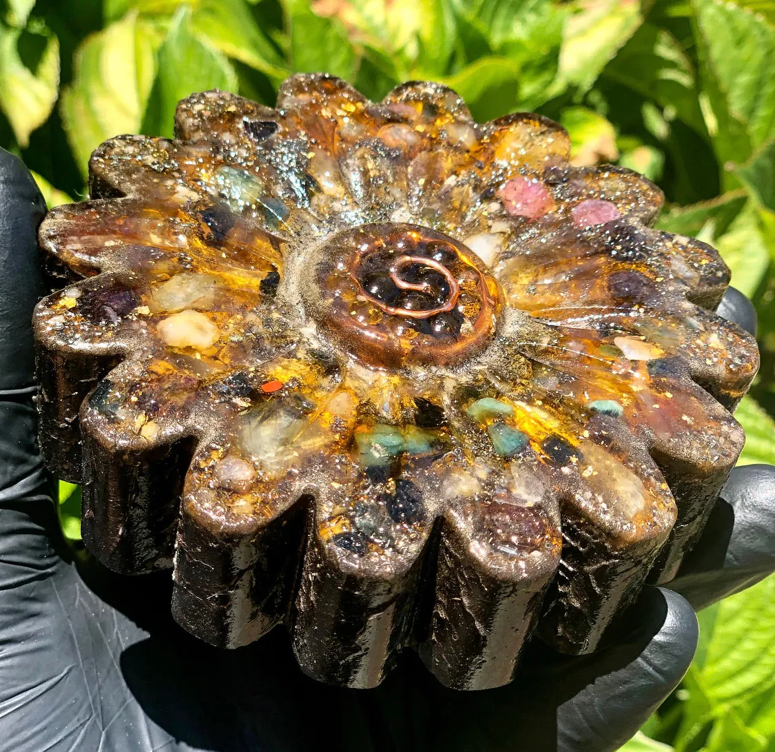 The “Flower” - Small Charging Plate for water, food, plants, supplements 💦✨🌀