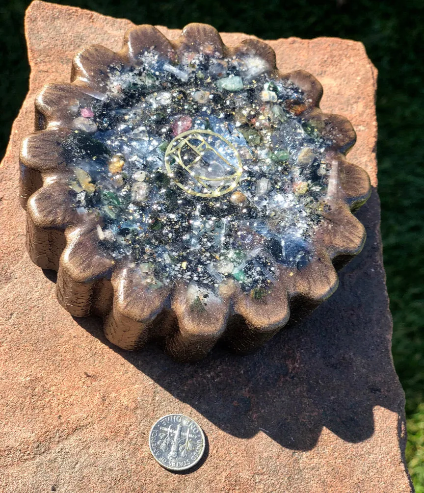 The “Flower” - Small Charging Plate for water, food, plants, supplements 💦✨🌀