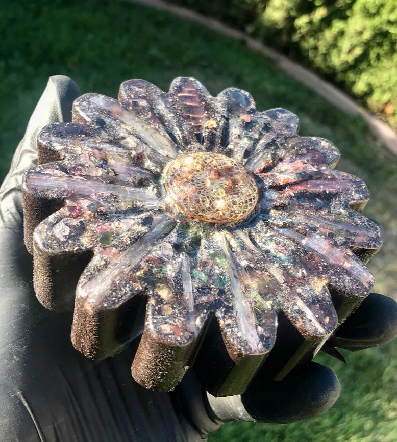 The “Flower” - Small Charging Plate for water, food, plants, supplements 💦✨🌀