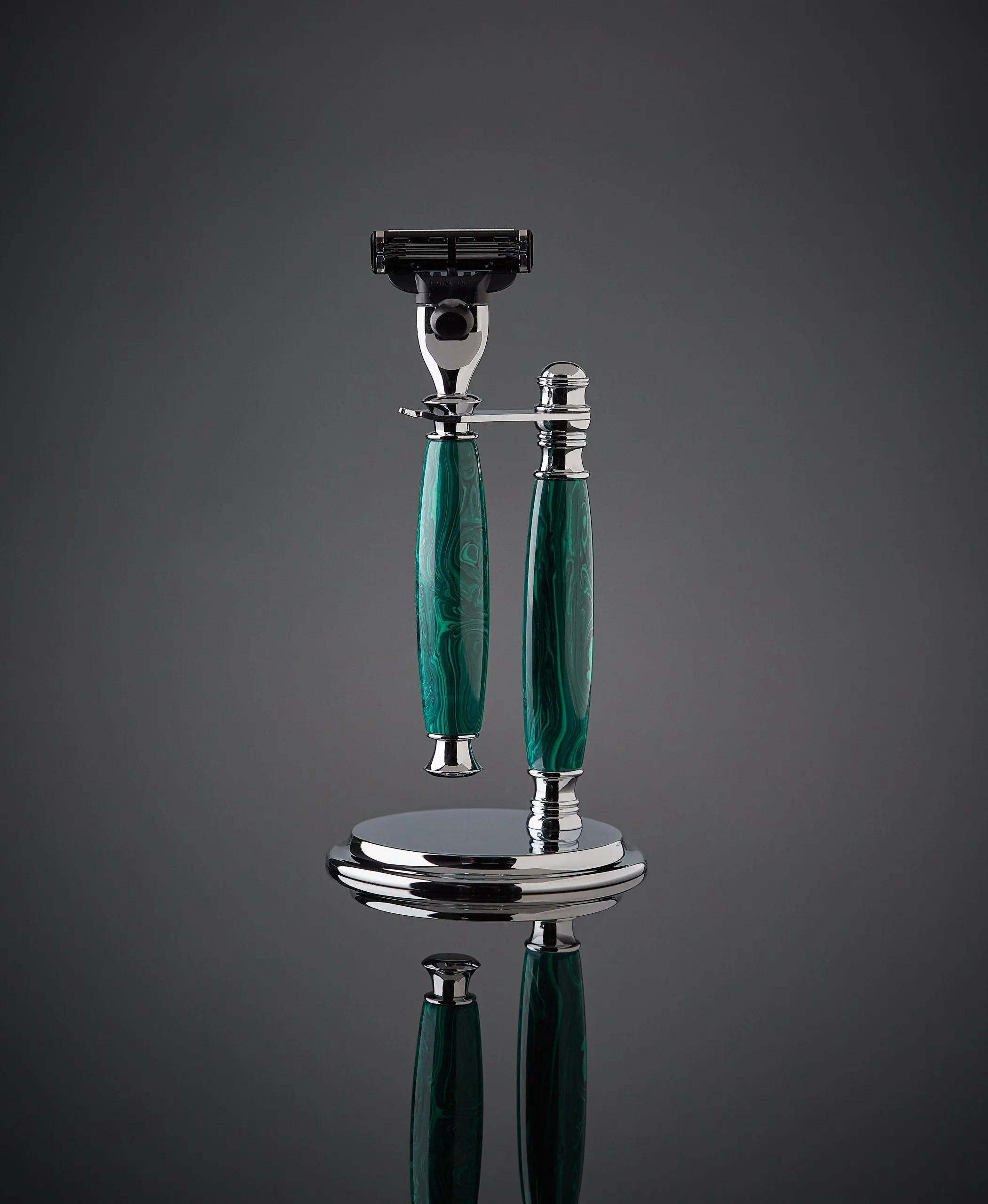 The Serpentine Shave Set