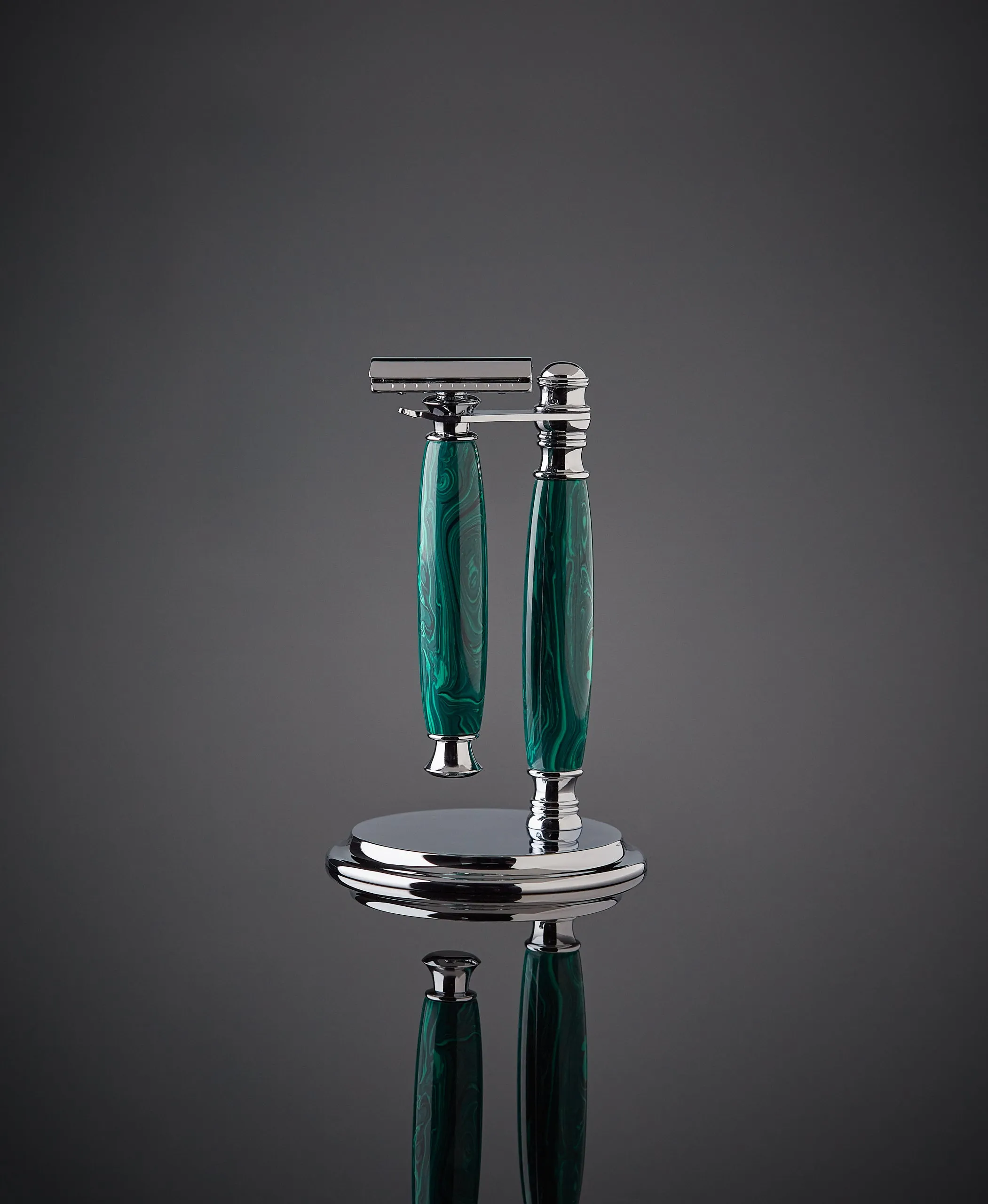 The Serpentine Shave Set