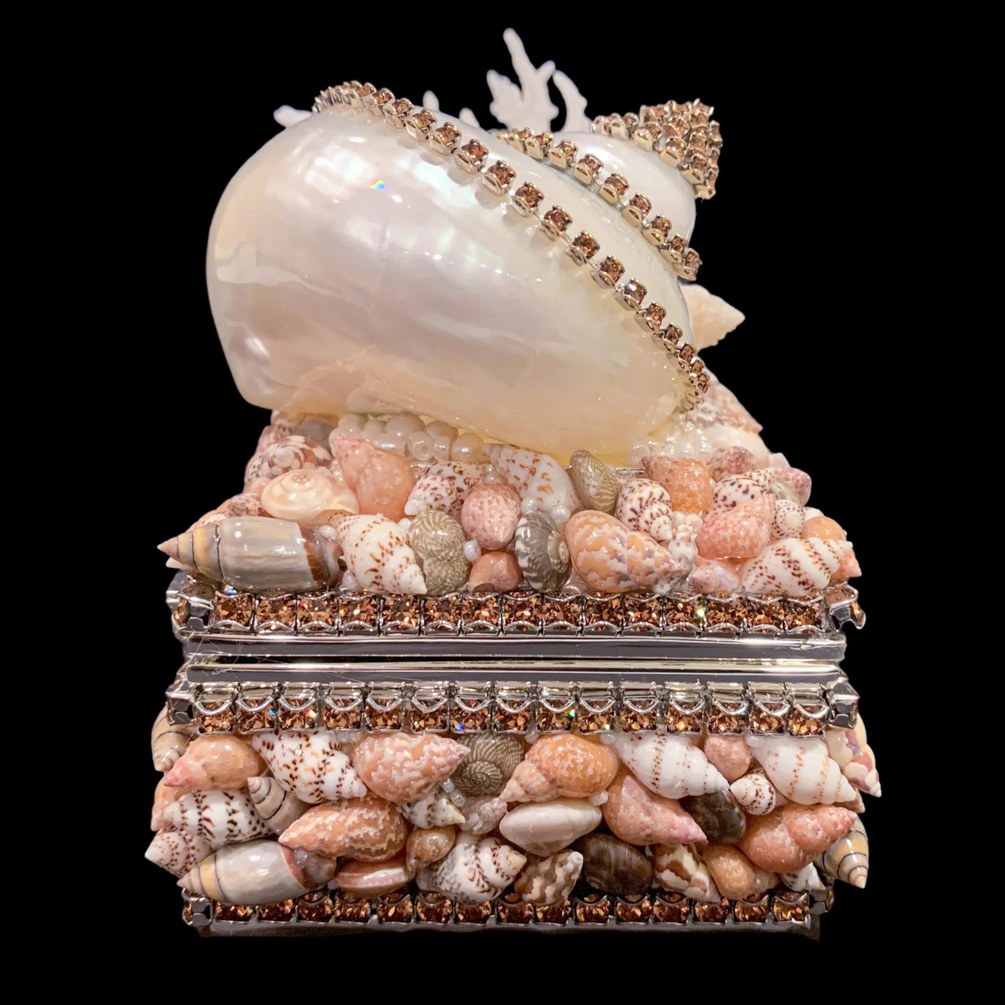Topaz Shell Cluster Keepsake Box Featuring Premium Crystal