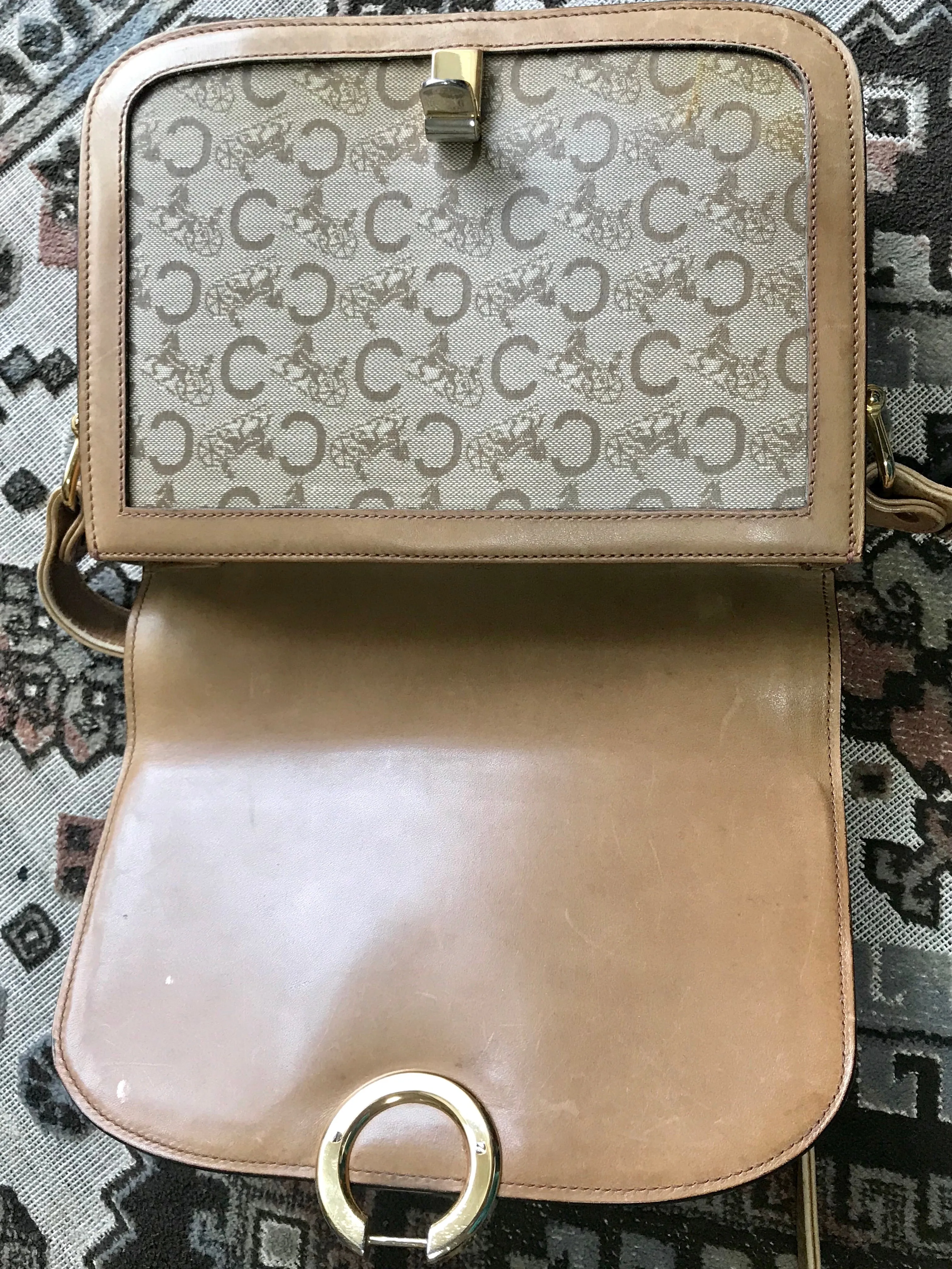 Vintage Celine beige macadam and blason pattern classic shoulder bag with golden logo motifs. Diffusion line. 050316r3