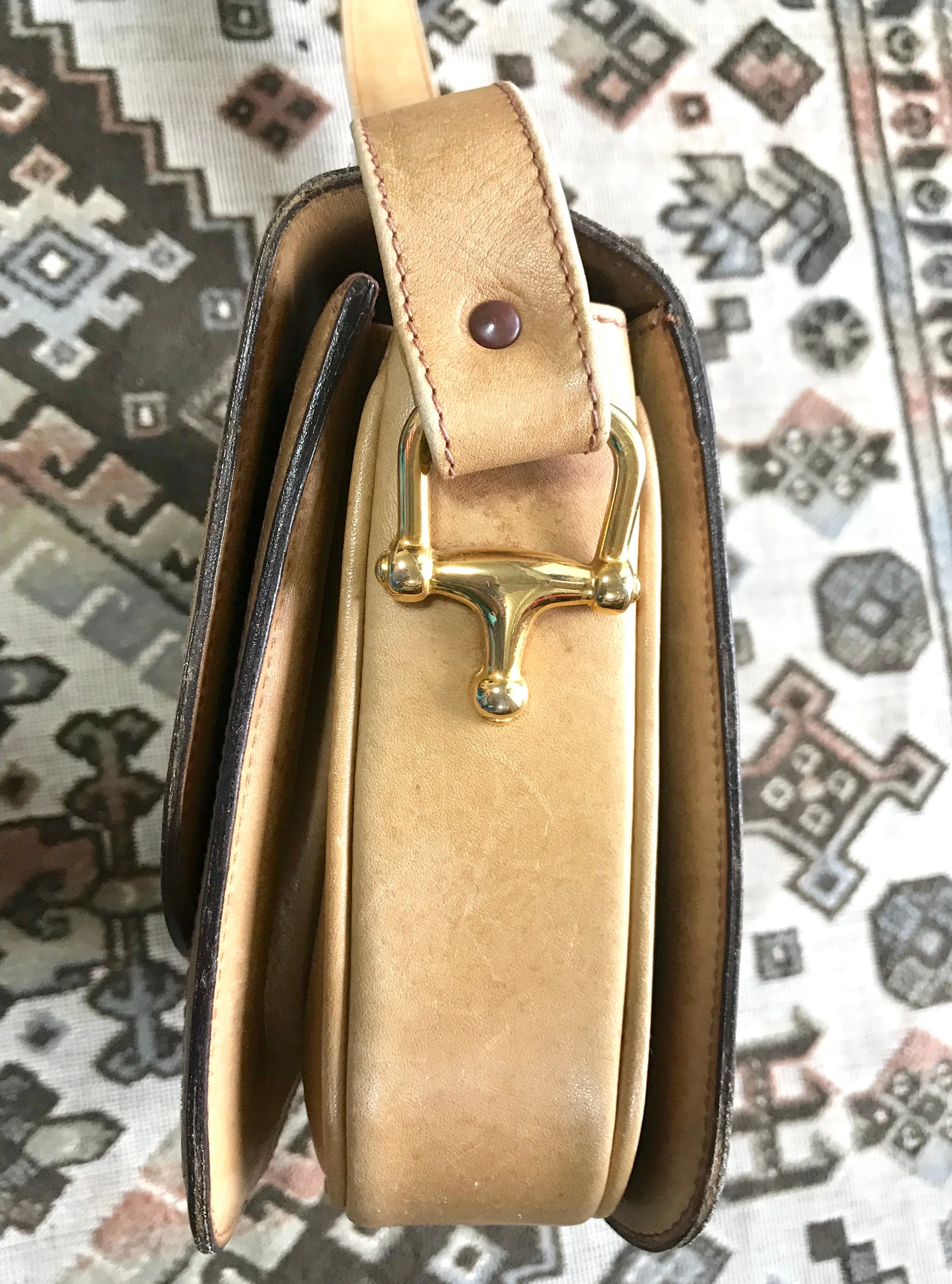Vintage Celine beige macadam and blason pattern classic shoulder bag with golden logo motifs. Diffusion line. 050316r3